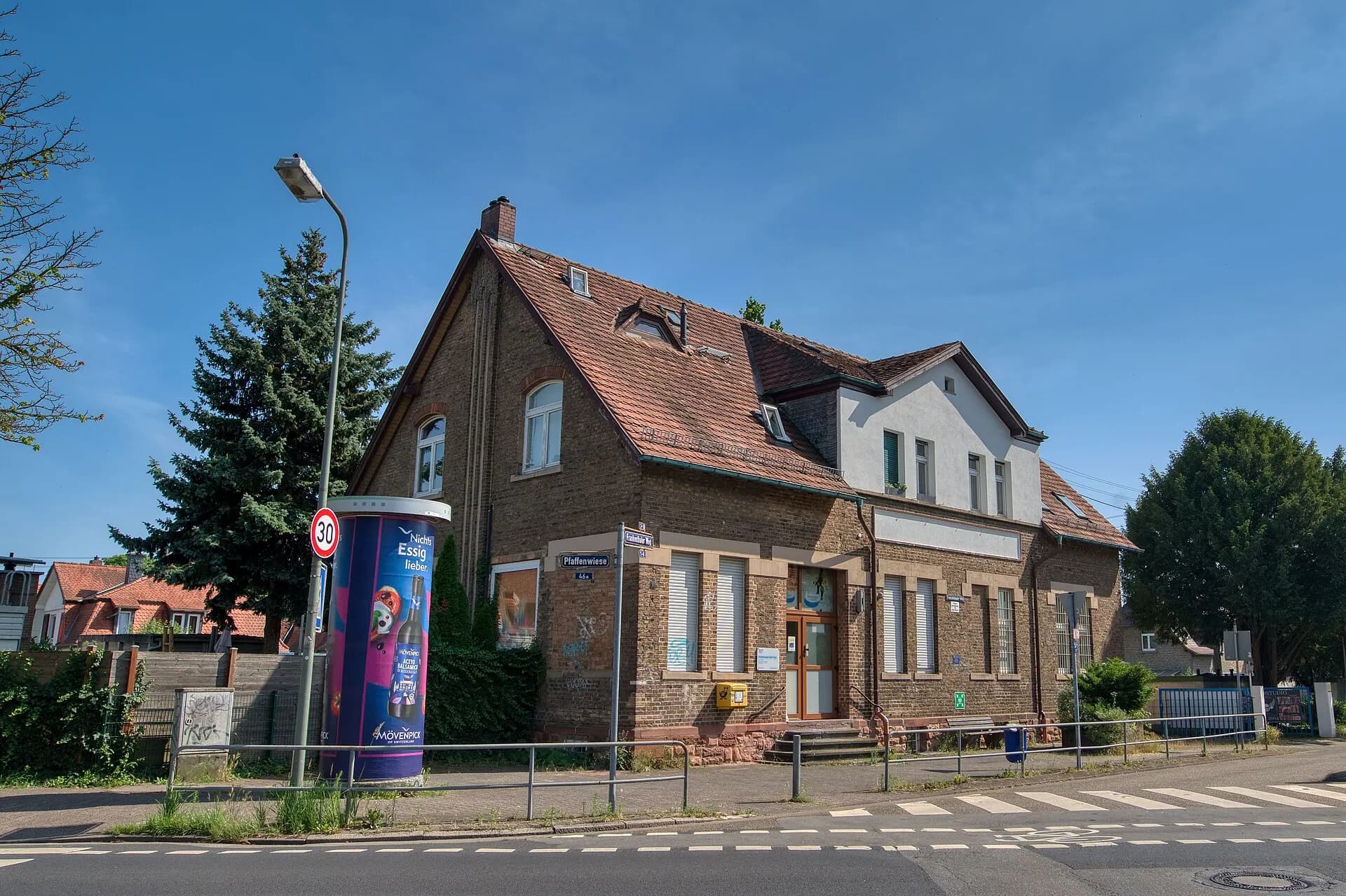 Ehemaliges Kaufhaus in Frankfurt-Zeilsheim