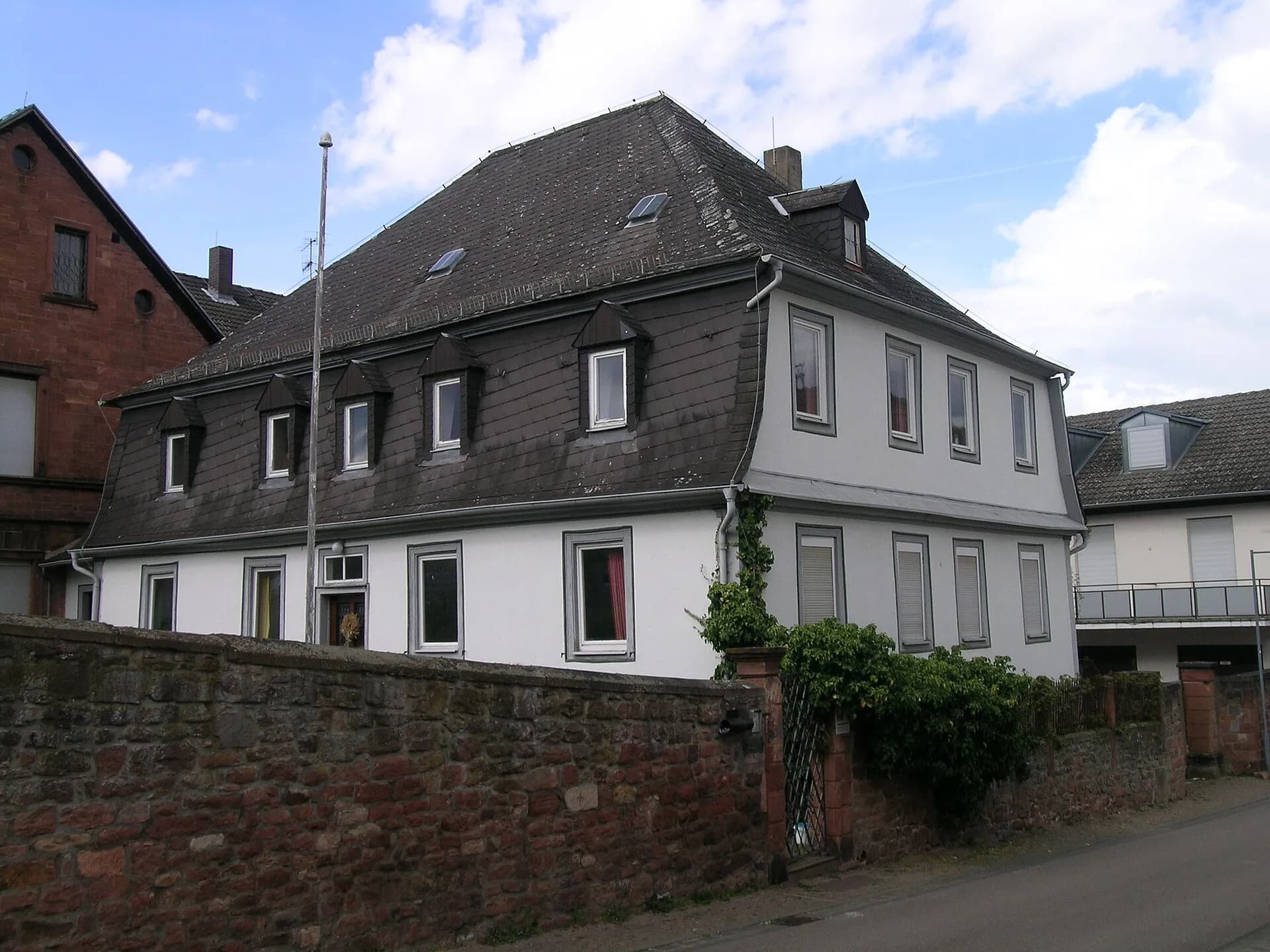 Ehemaliges Pfarrhaus in Wörth am Main