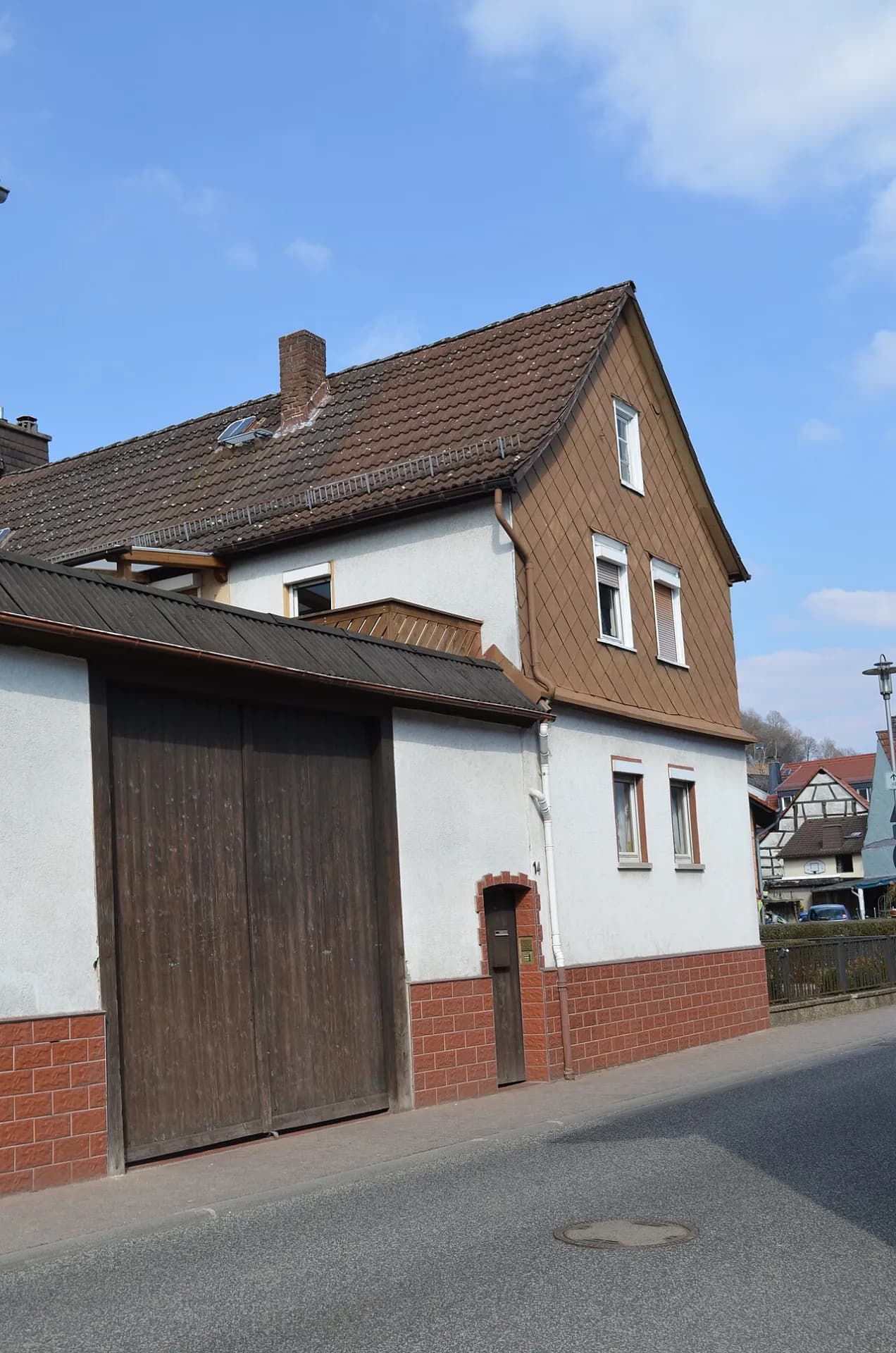 Wohnhaus mit Scheunentor in der Langstraße in Eppstein-Ehlhalten