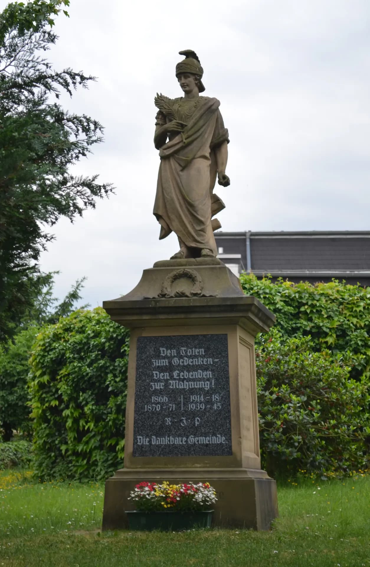 Ehrenmal in der St.-Sebastian-Straße in Oberursel-Stierstadt