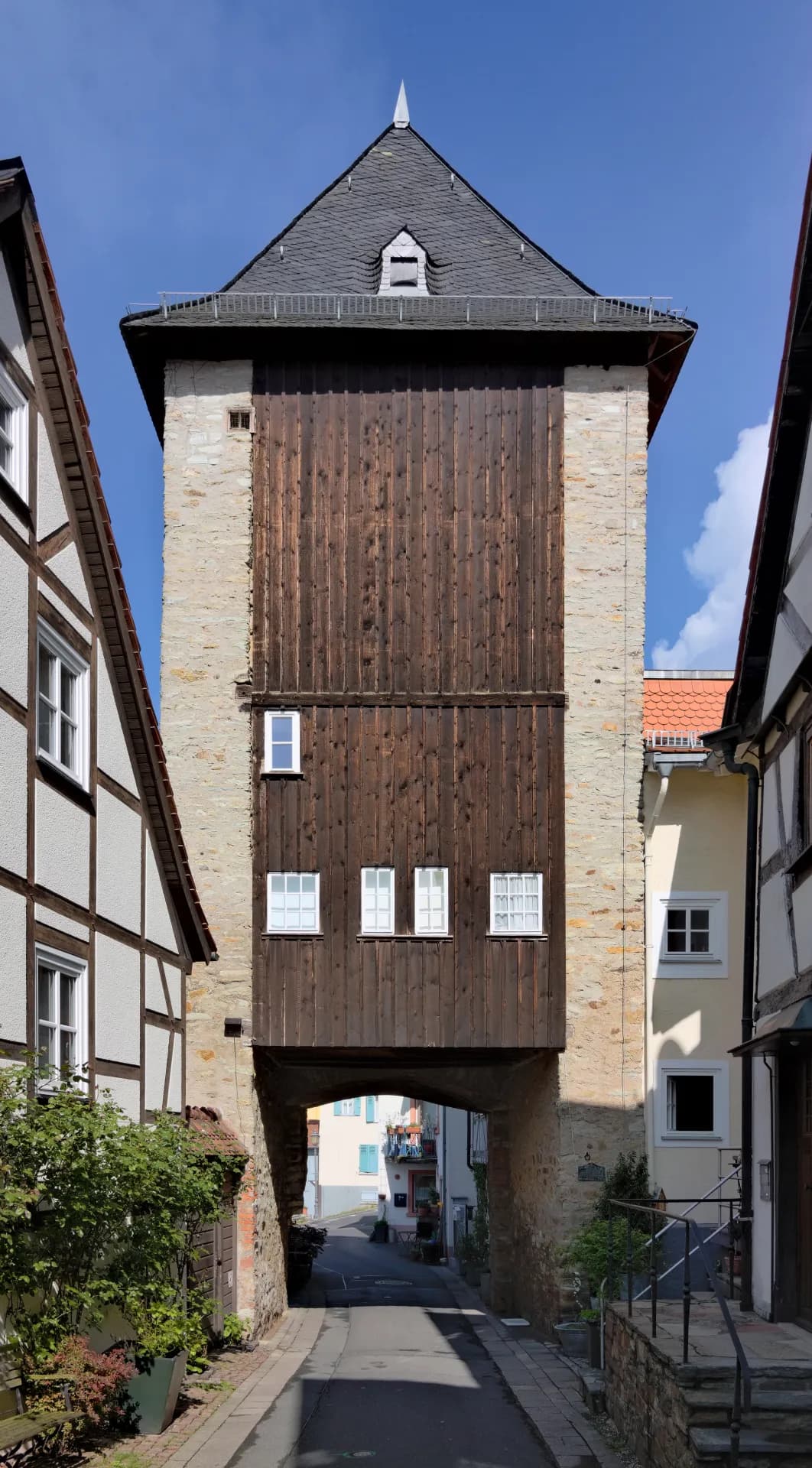 Stadtseite des Eichentors in Kronberg im Taunus