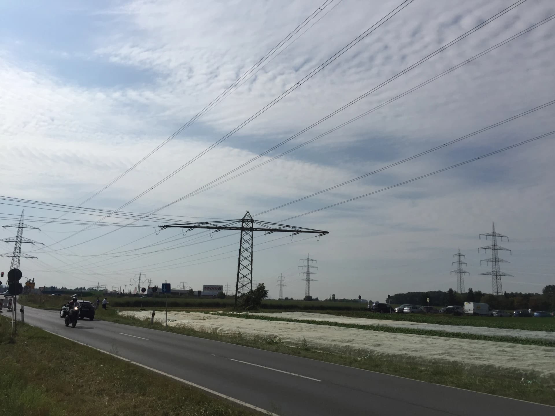 Einebenenmast an der Landstraße bei Pfungstadt