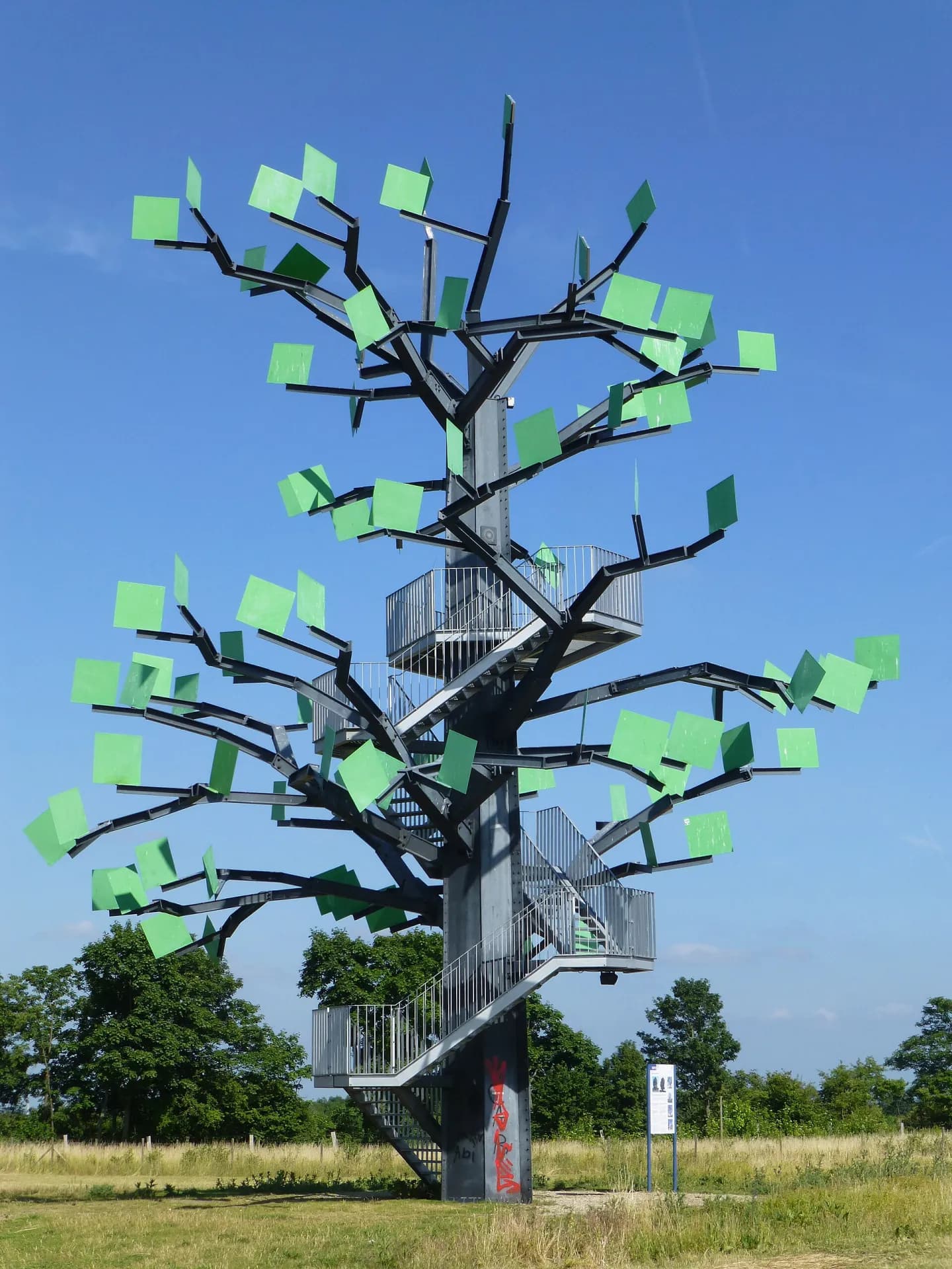 Baumskulptur Eisenbaum im Regionalpark bei Flörsheim am Main