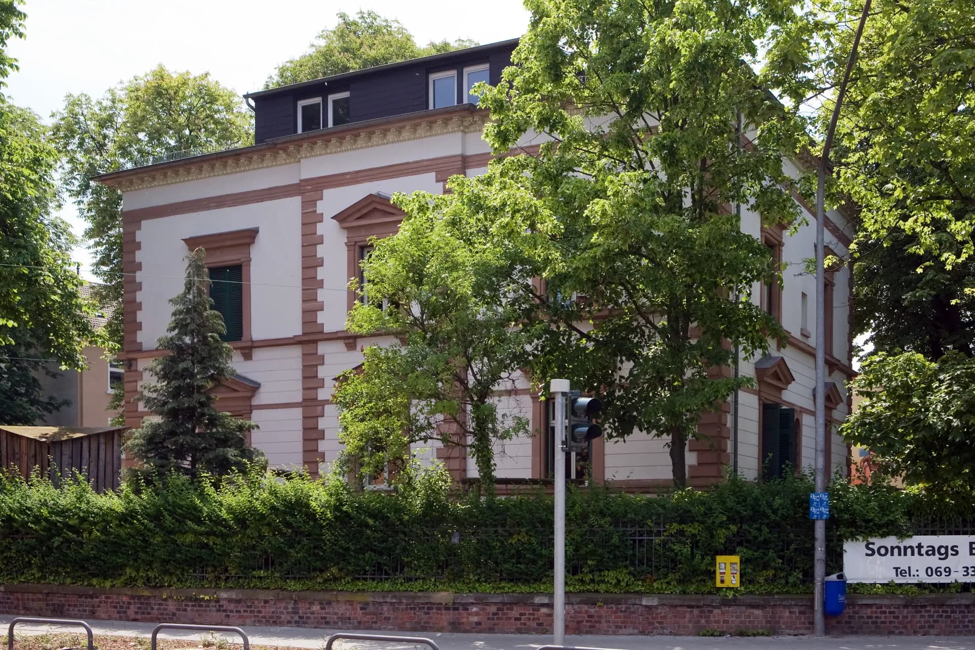Emmerich-Josef-Straße in Frankfurt Höchst