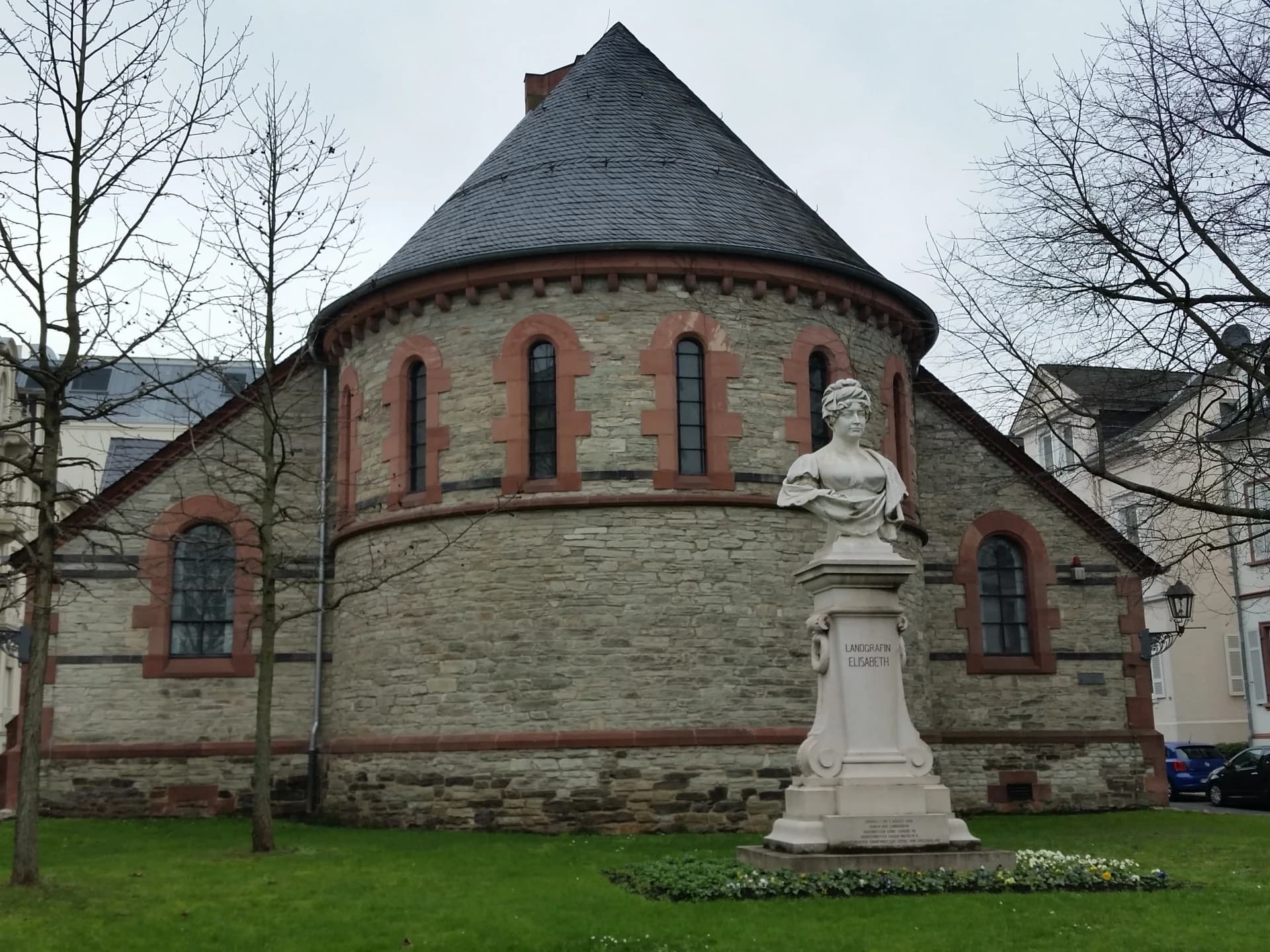 Englische Kirche mit Elisabeth-Denkmal in Bad Homburg