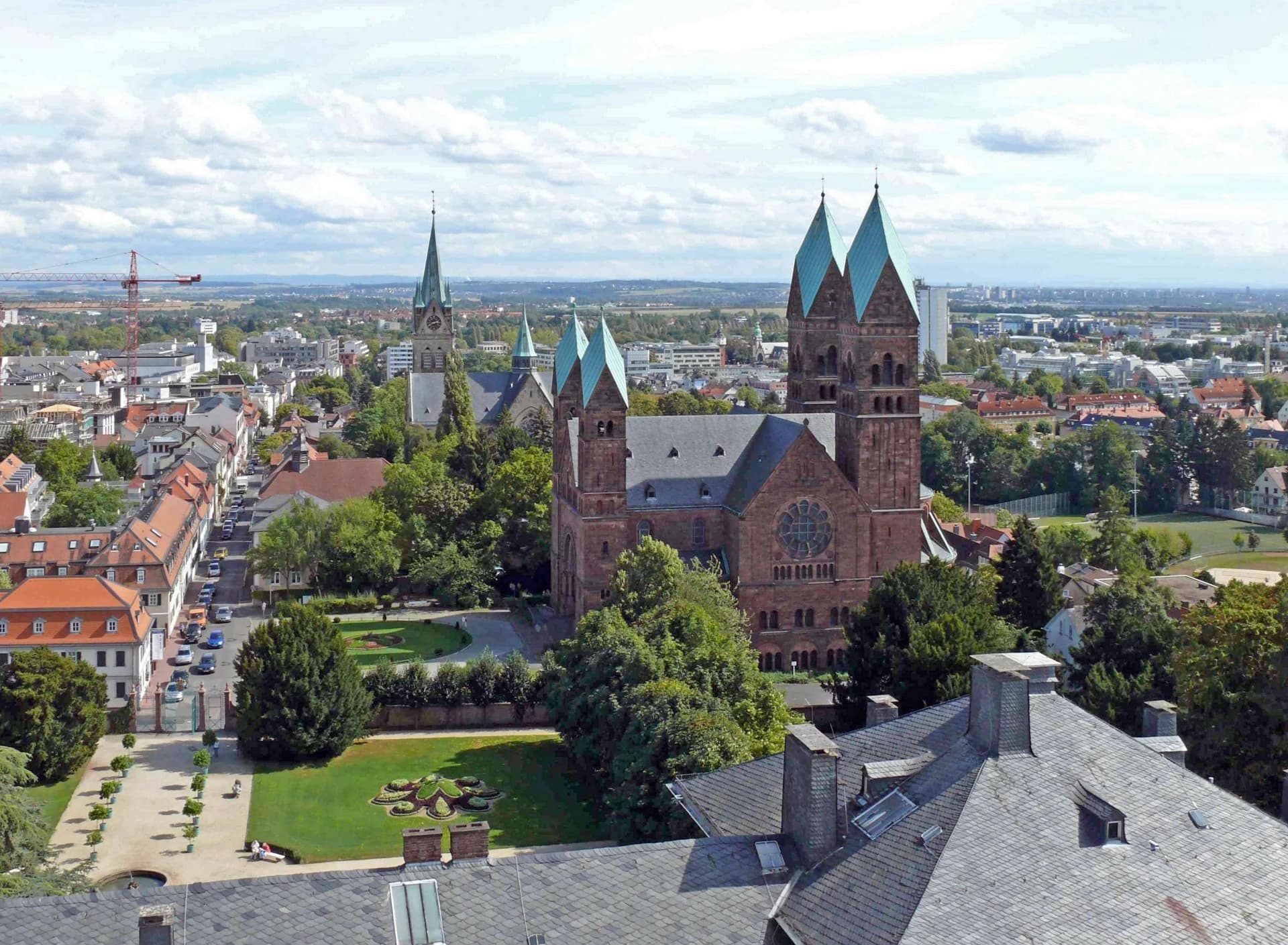 Blick über Bad Homburg auf die Erlöserkirche