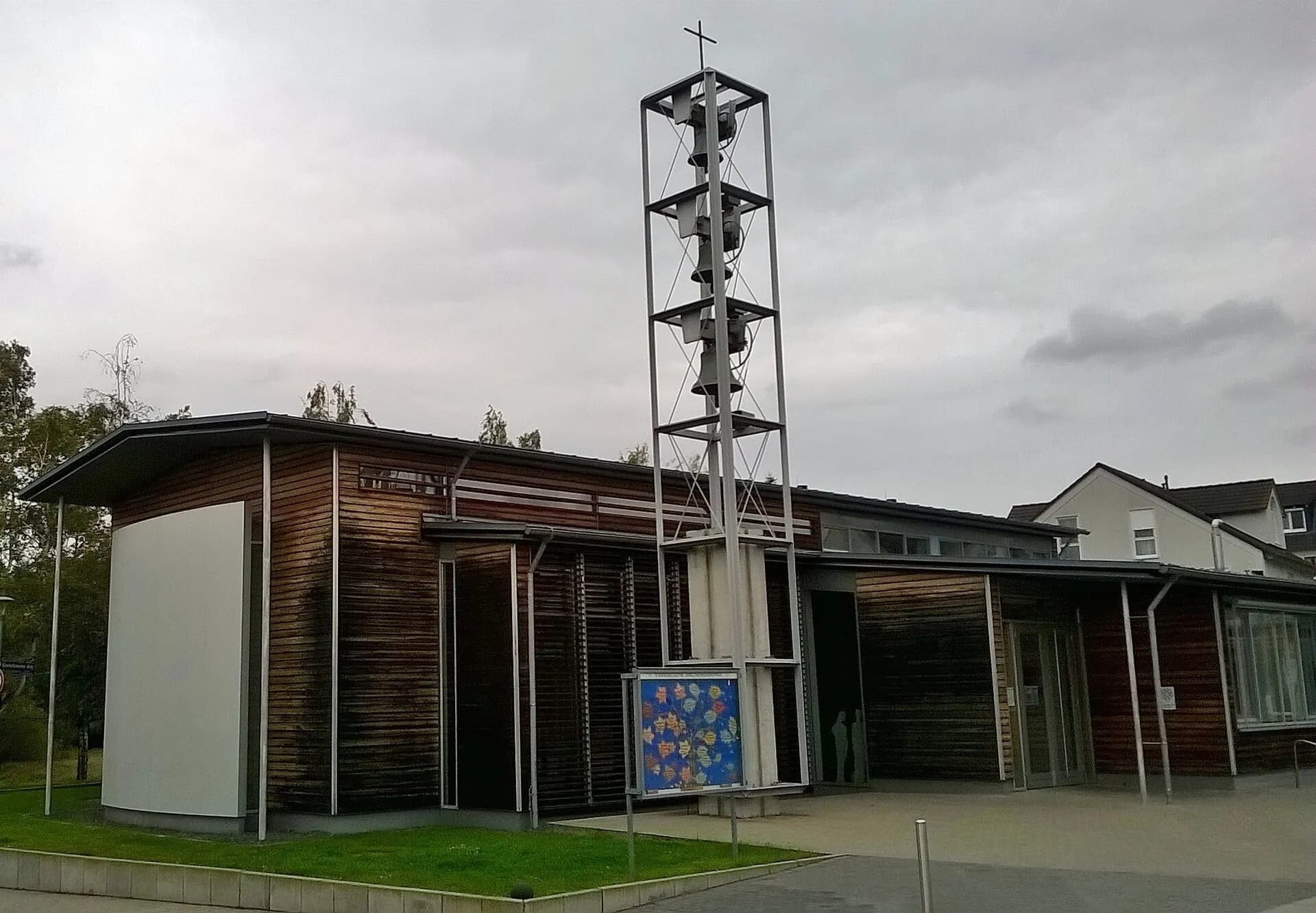 Erlöserkirche in Offenbach-Waldheim