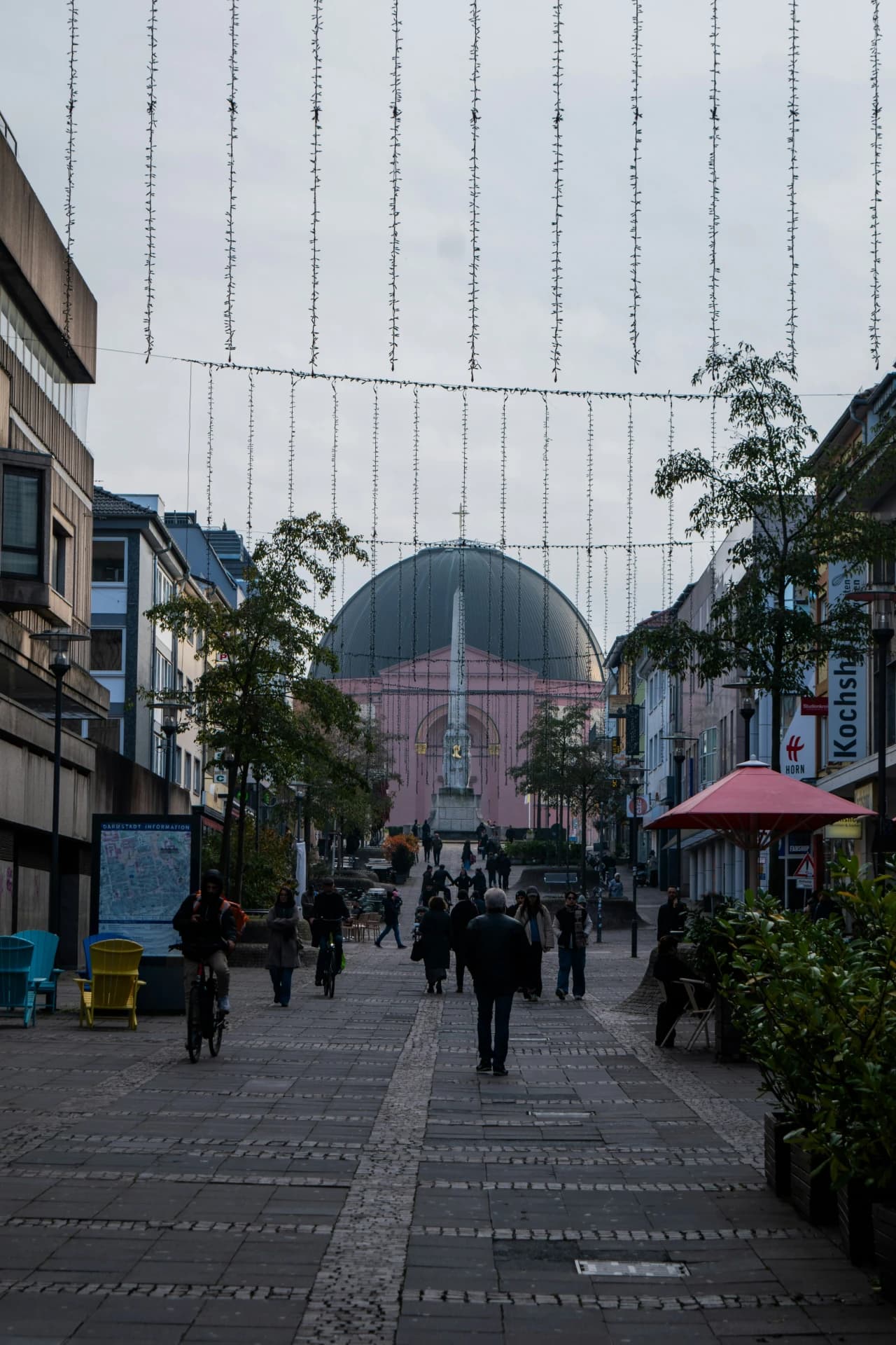 Ernst-Ludwig-Kirche am Ende der Fußgängerzone in Darmstadt