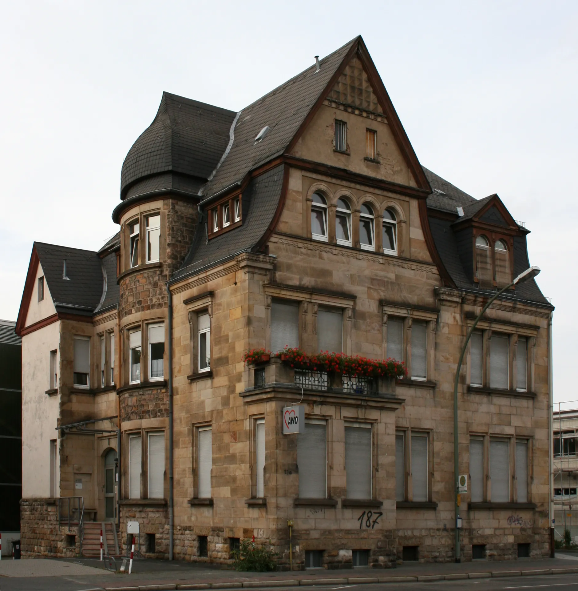 Gründerzeitvilla mit Turm in der Eugen-Kaiser-Straße in Hanau