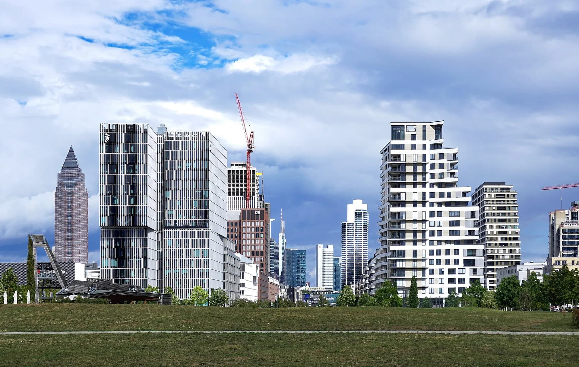 Europagarten mit Blick nach Osten im Frankfurter Gallus
