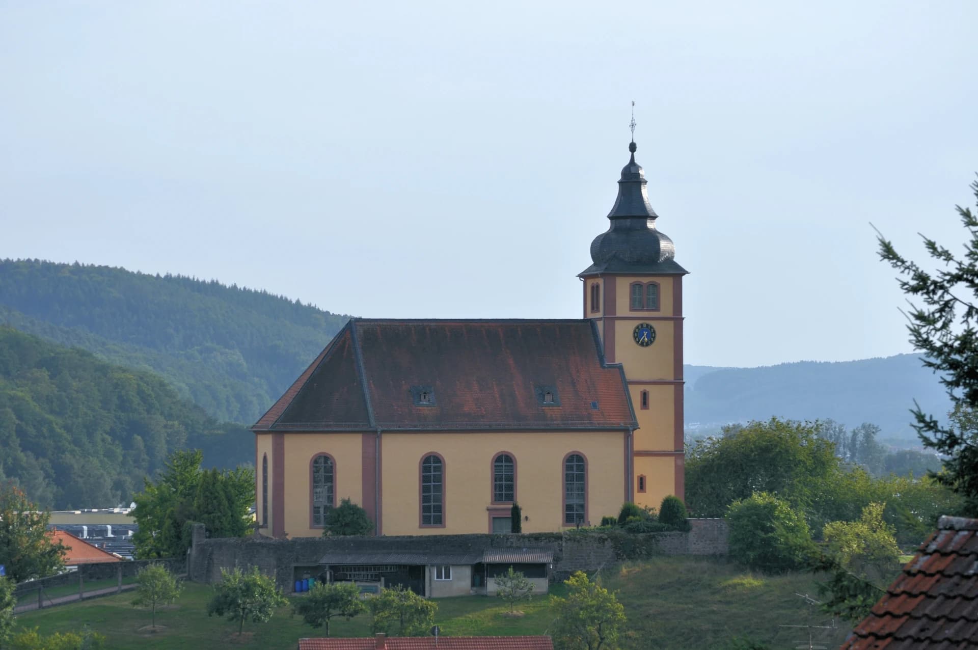 Evangelische Kirche in Sandbach in Breuberg