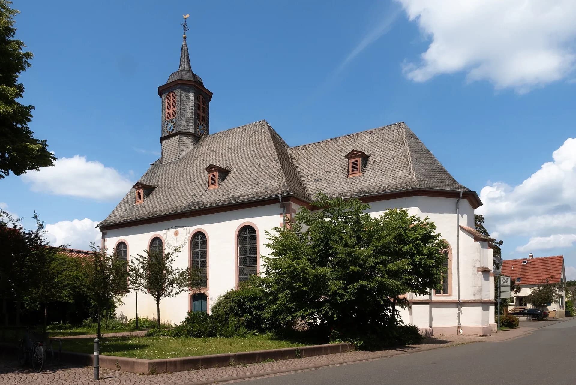 Evangelische Kirche in Büttelborn von Süden