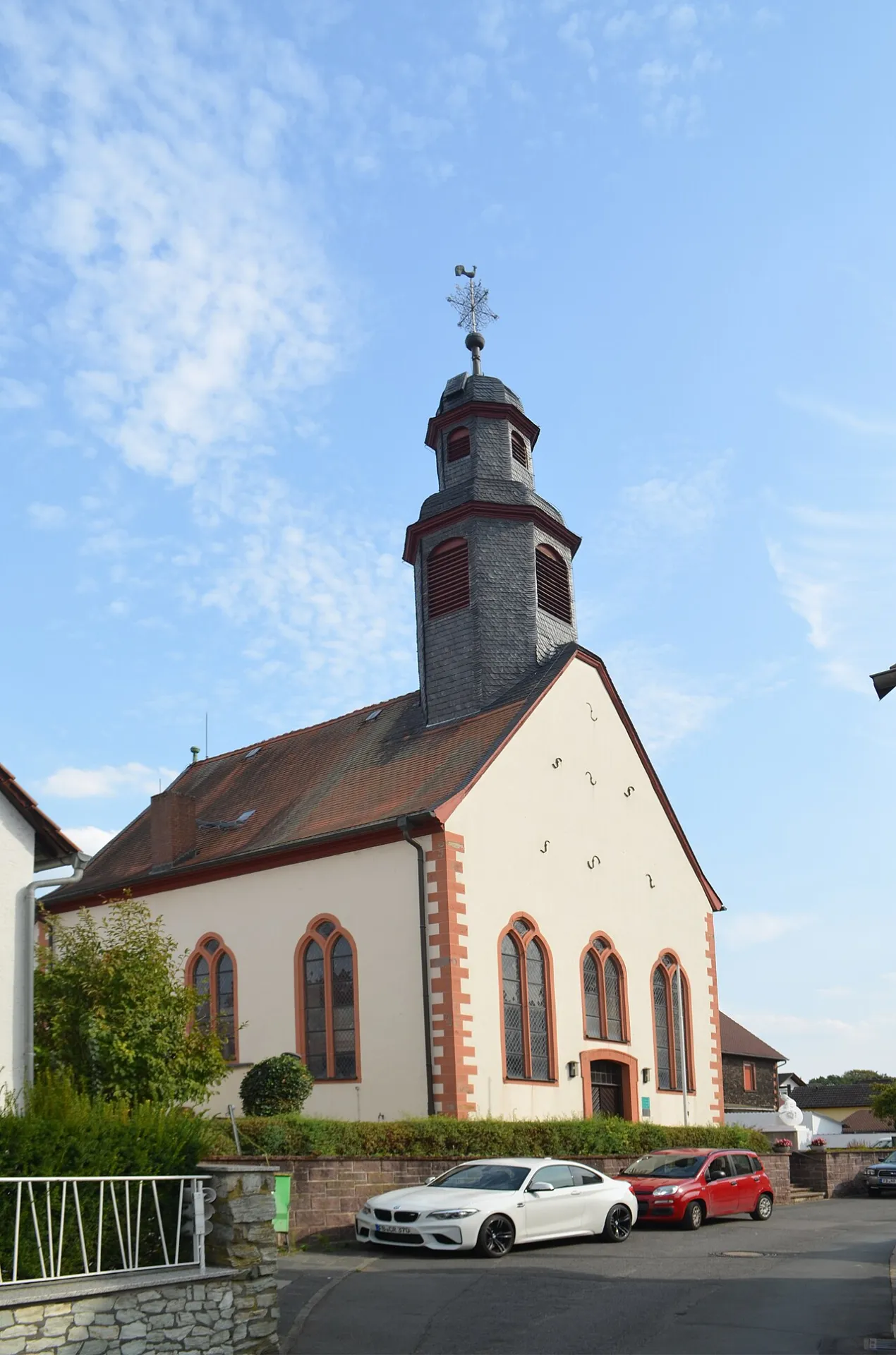 Evangelische Kirche in Gronau von der Straßenseite