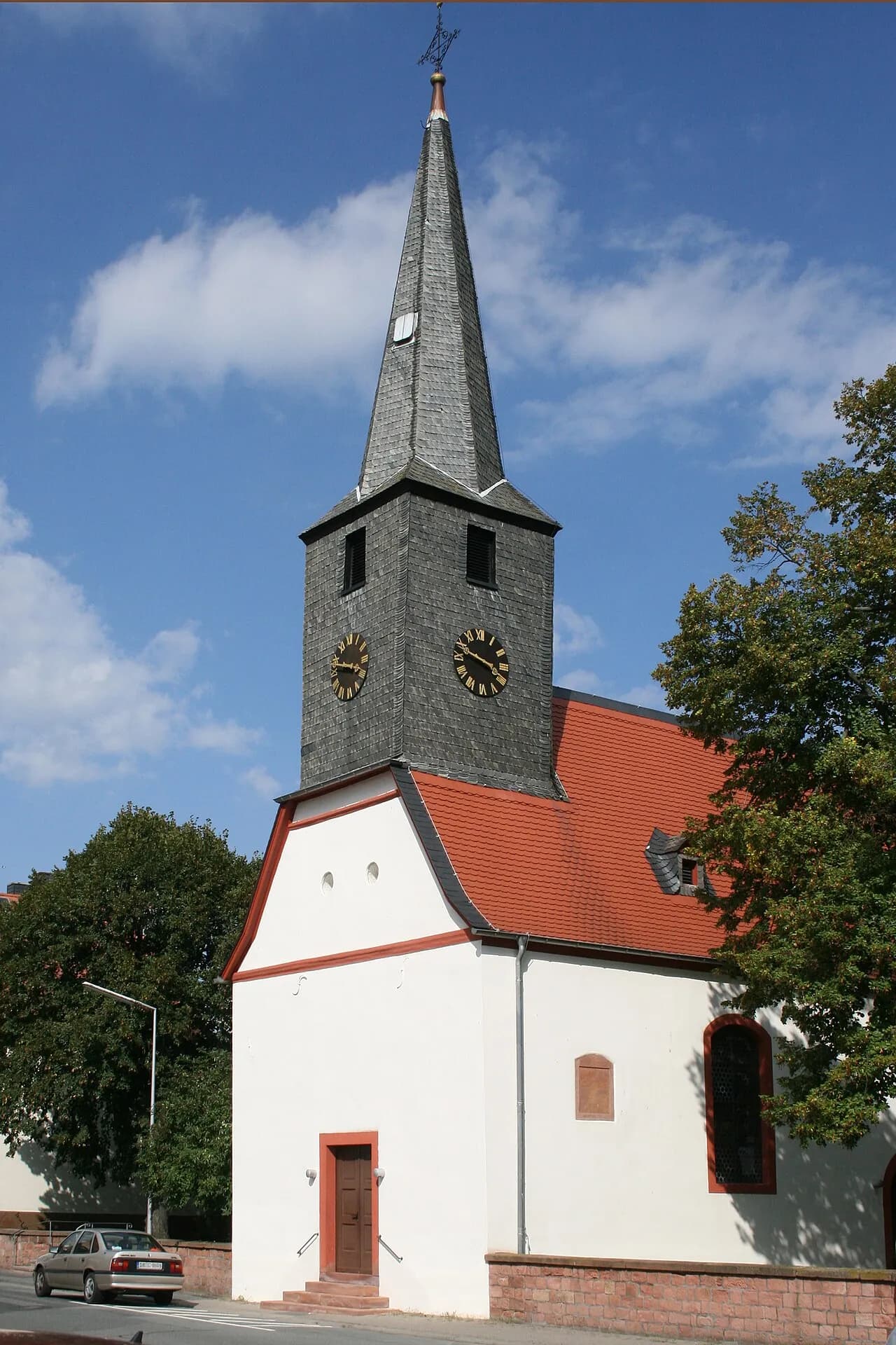 Südseite der evangelischen Kirche in Weiterstadt