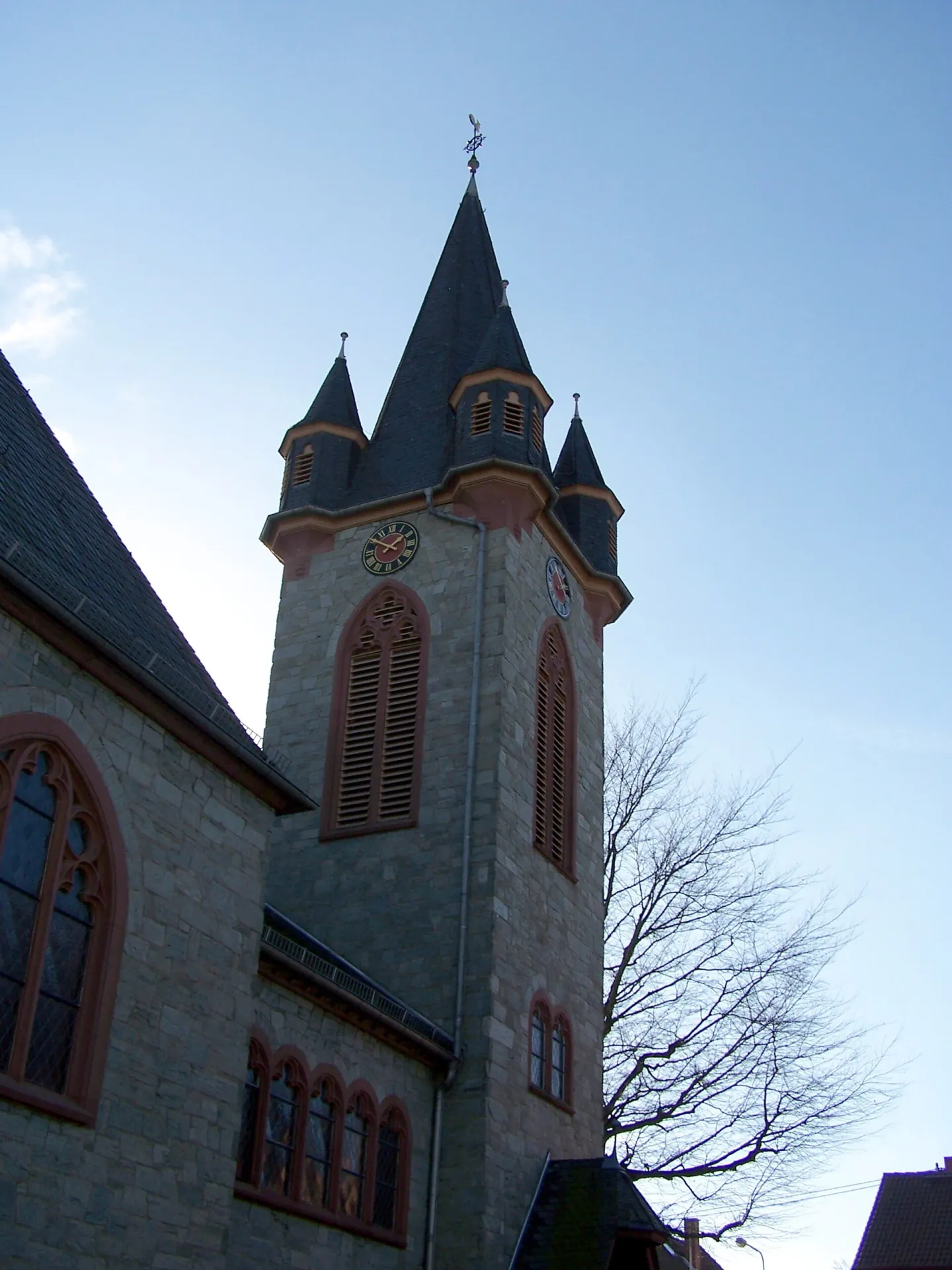 Turm der evangelischen Kirche in Frankfurt Sindlingen