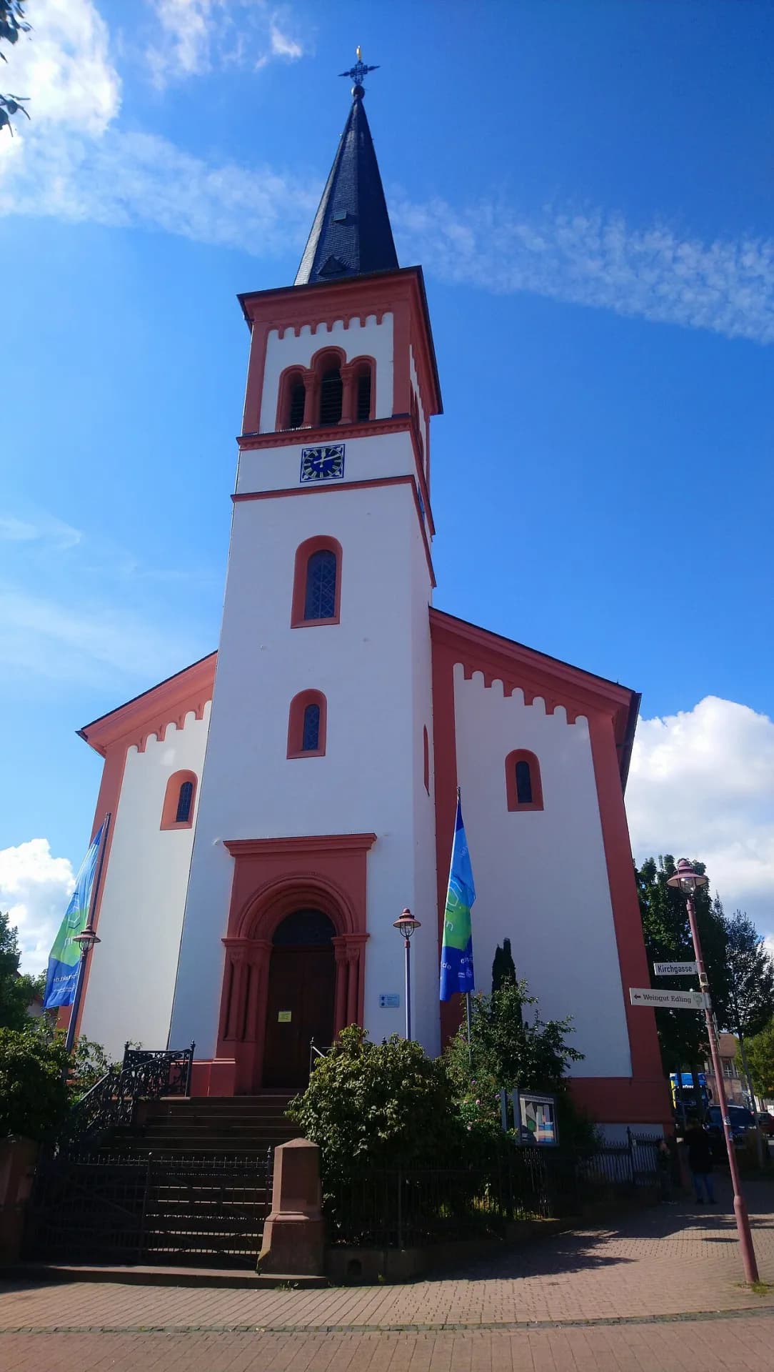 Turm der evangelischen Kirche in Roßdorf