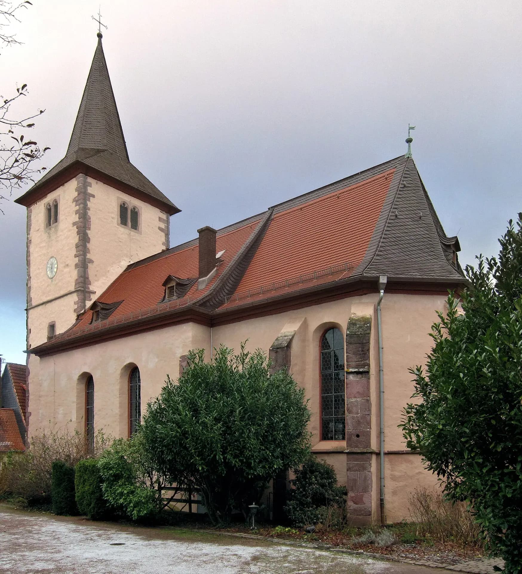 Evangelische Kirche im Winter in Dreieich-Offenthal