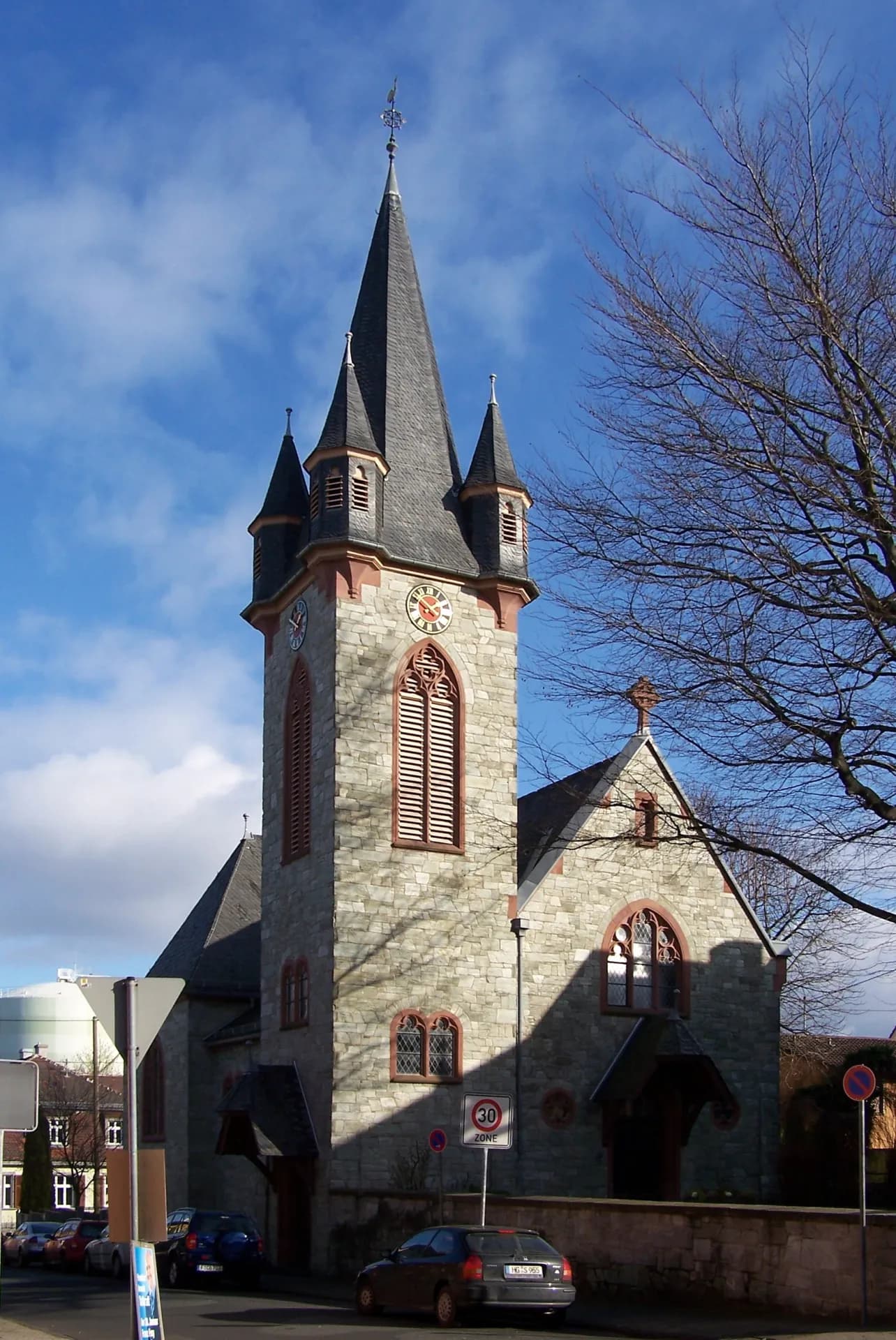 Evangelische Kirche an der Gustavsallee in Frankfurt Sindlingen