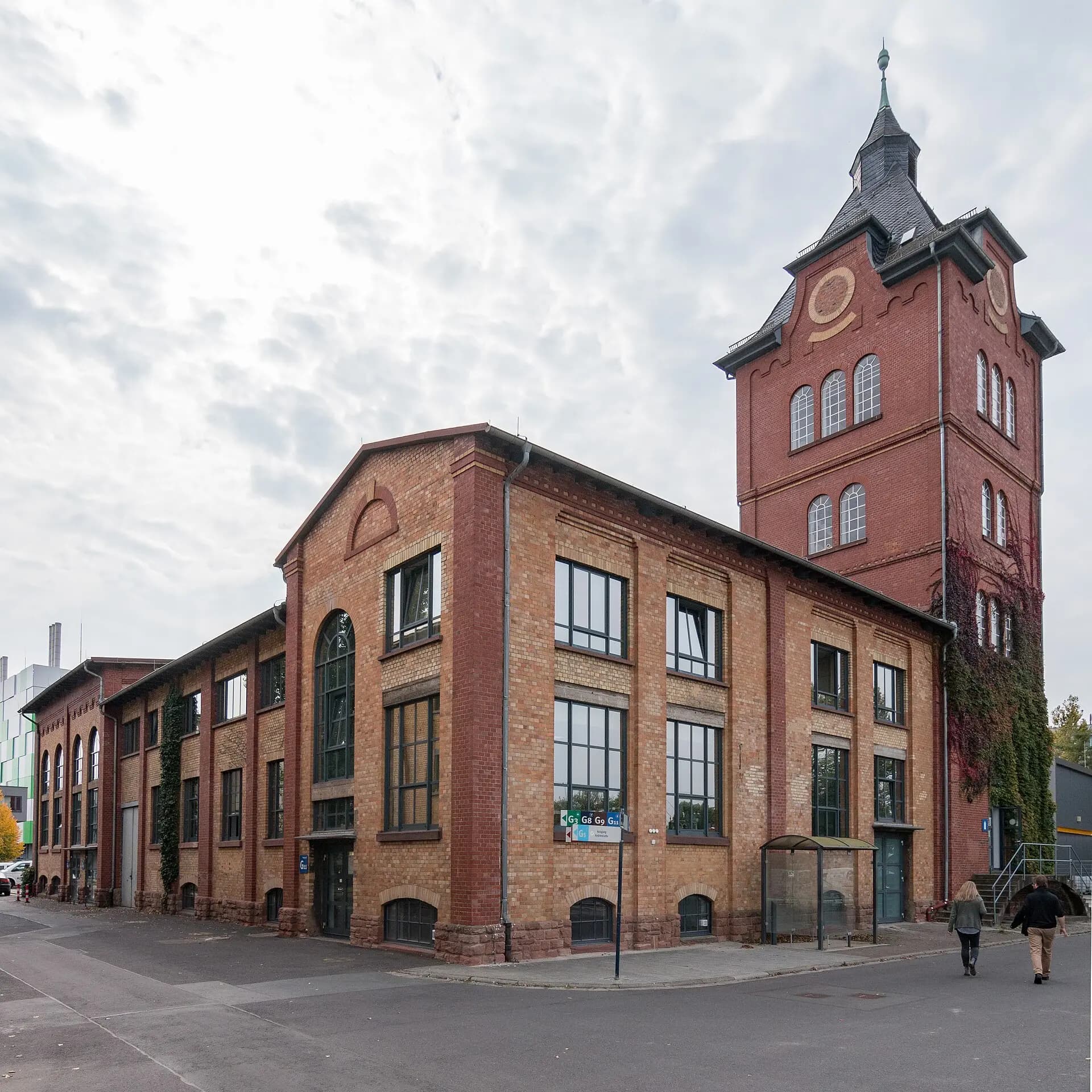 Backsteinbauten am ehemaligen Wasserturm in Offenbach