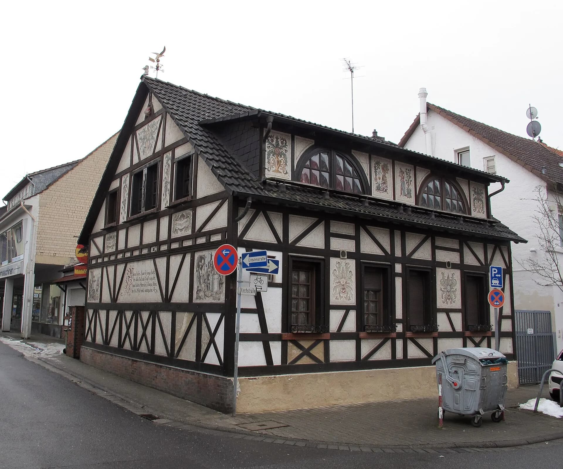 Fachwerk-Eckhaus in Neu-Isenburg