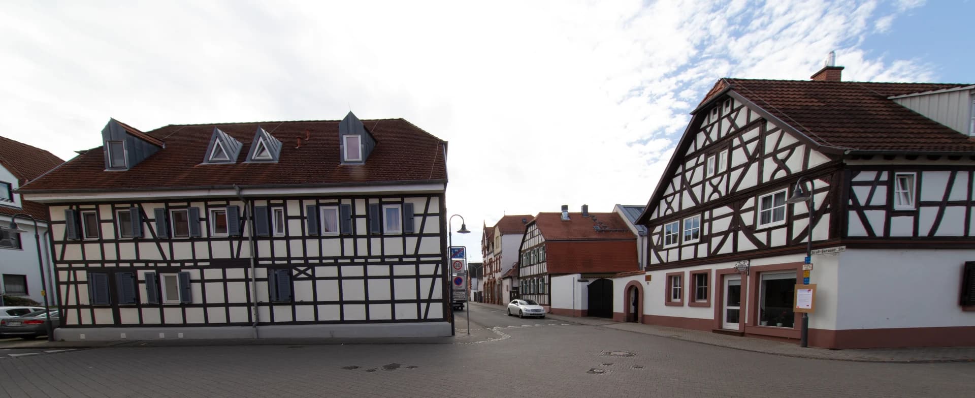Fachwerkhäuser an der Groß-Gerauer Straße in Griesheim
