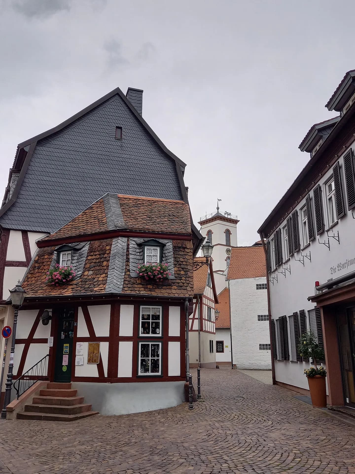 Fachwerkhaus an der Gassenecke in Seligenstadt