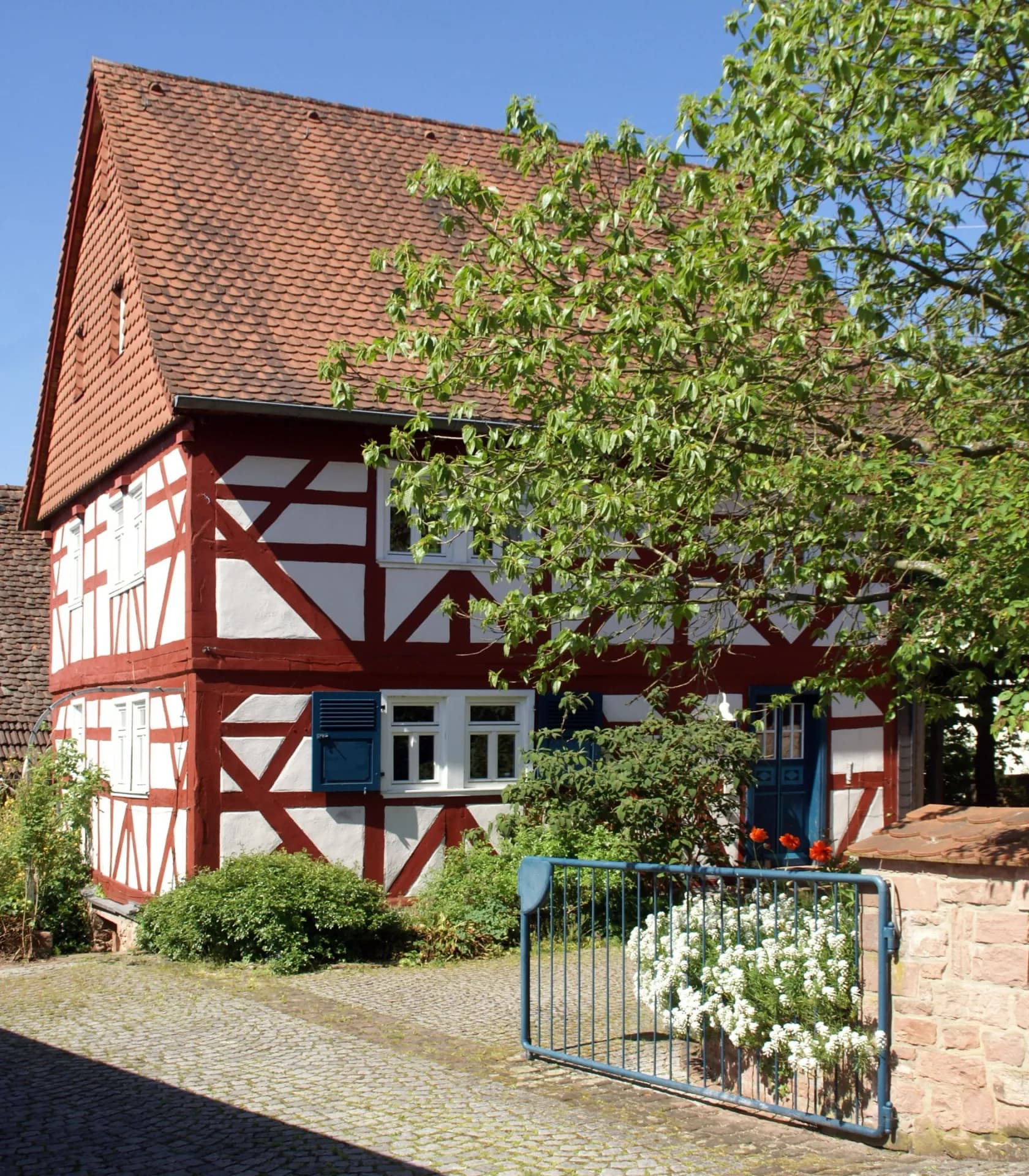 Historisches Fachwerkhaus am Burgweg in Schöllkrippen