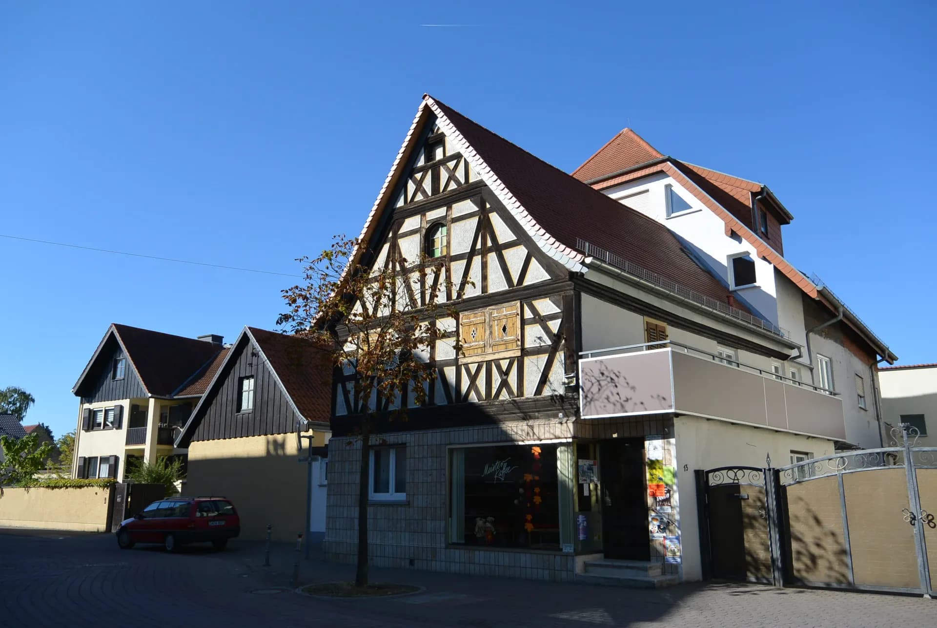 Hofseite des Fachwerkhauses an der Darmstädter Landstraße in Weiterstadt-Gräfenhausen