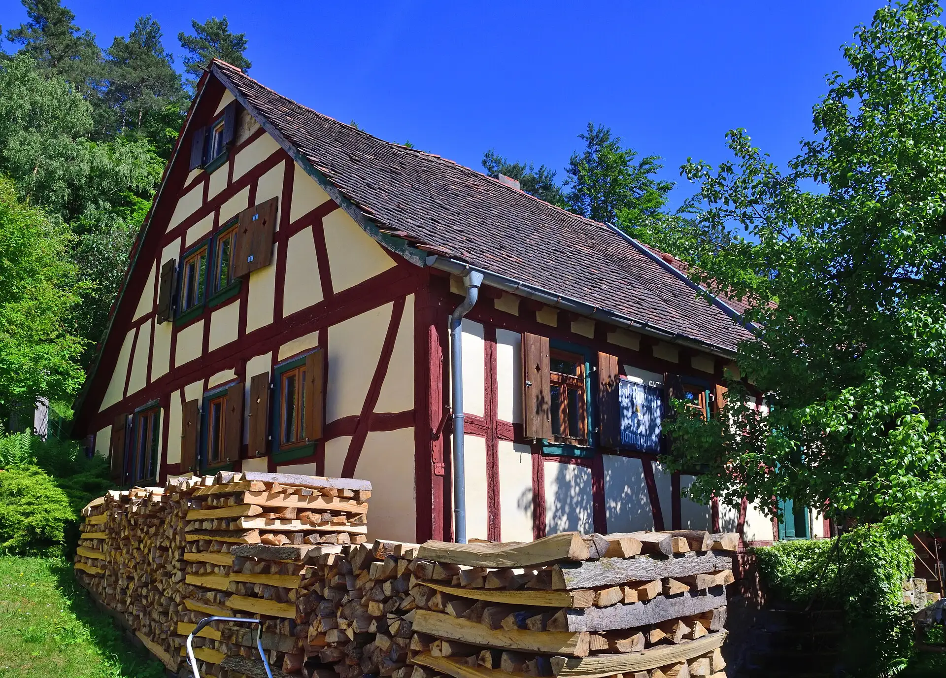 Fachwerkhaus in der Forststraße im Ortsteil Haingrund in Lützelbach