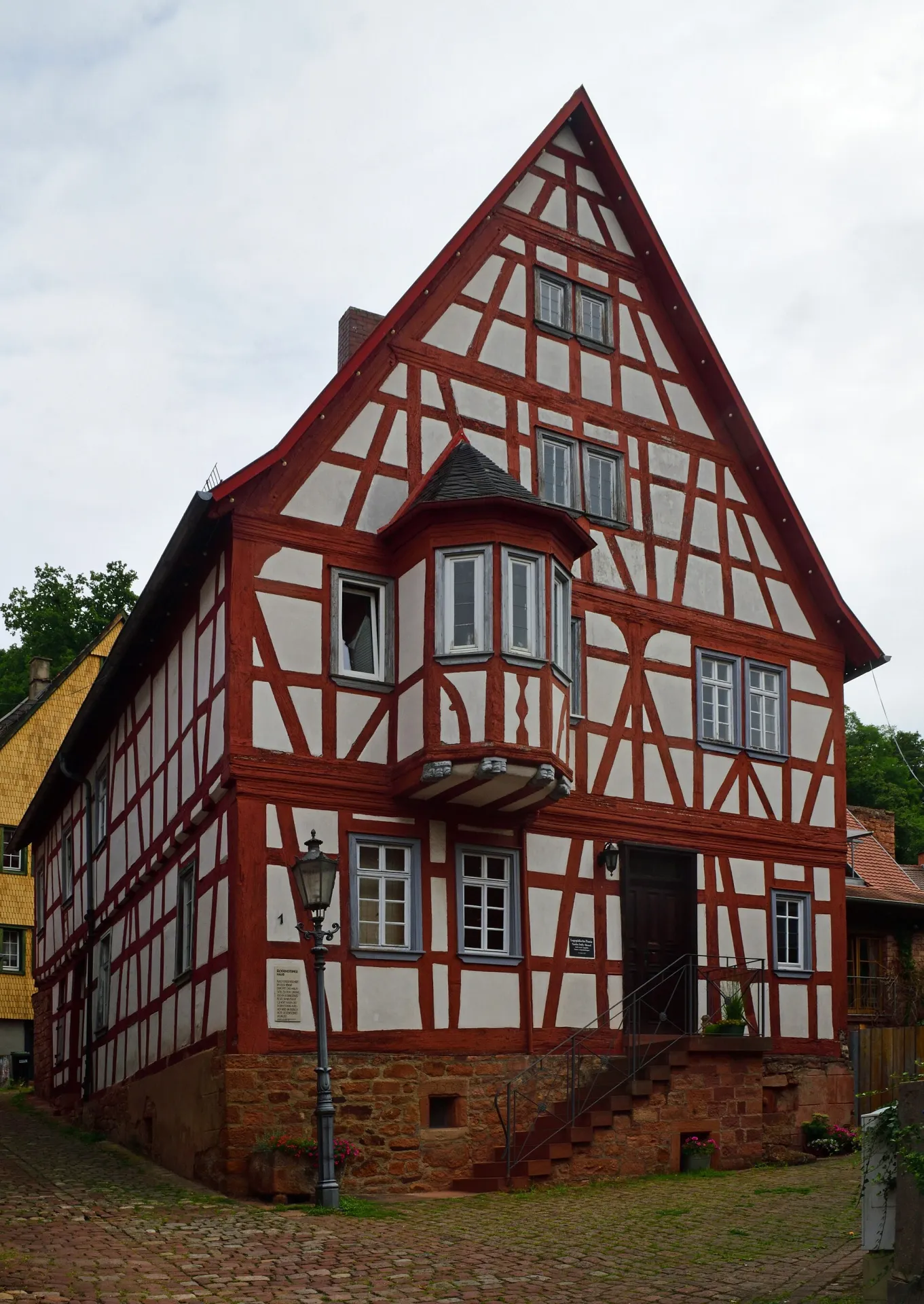 Fachwerkhaus mit Erker am Geisrain in Neustadt in Breuberg