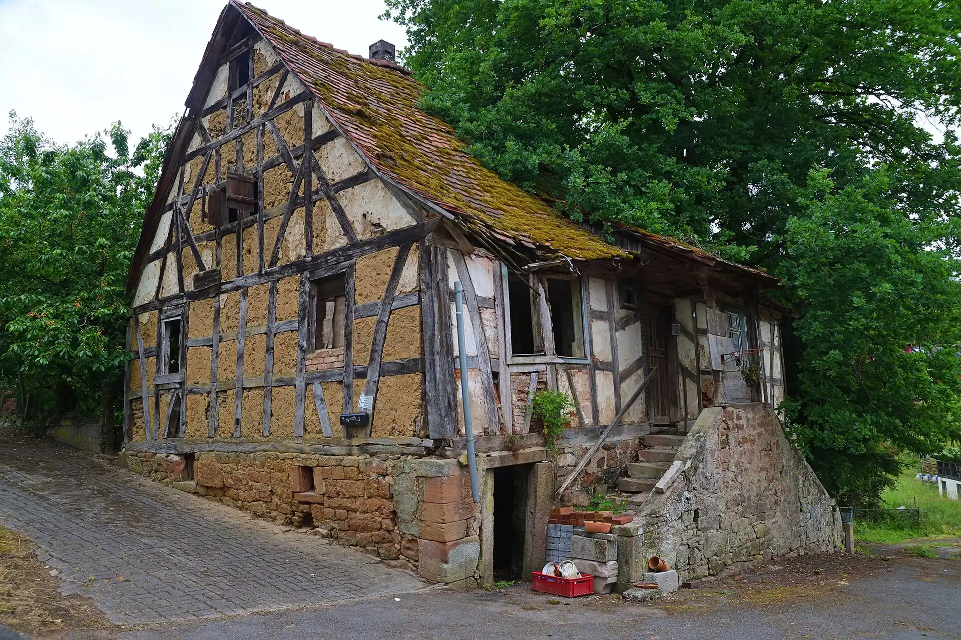 Fachwerkhaus am Haingraben im Ortsteil Lützel-Wiebelsbach in Lützelbach