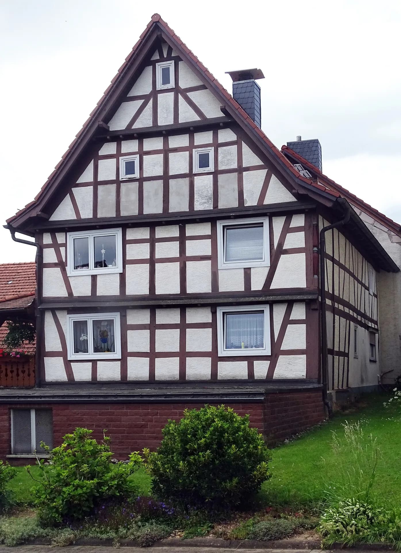 Giebelseite des Fachwerkhauses in der Holzgasse in Krombach