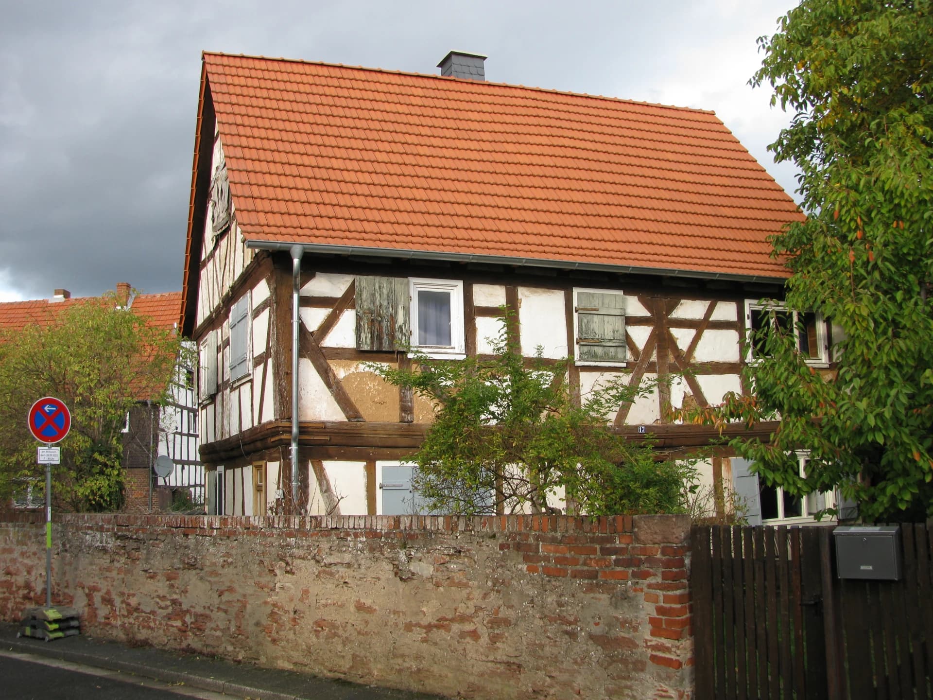 Unsaniertes Fachwerkhaus in der Klosterbergstraße 17 in Langenselbold