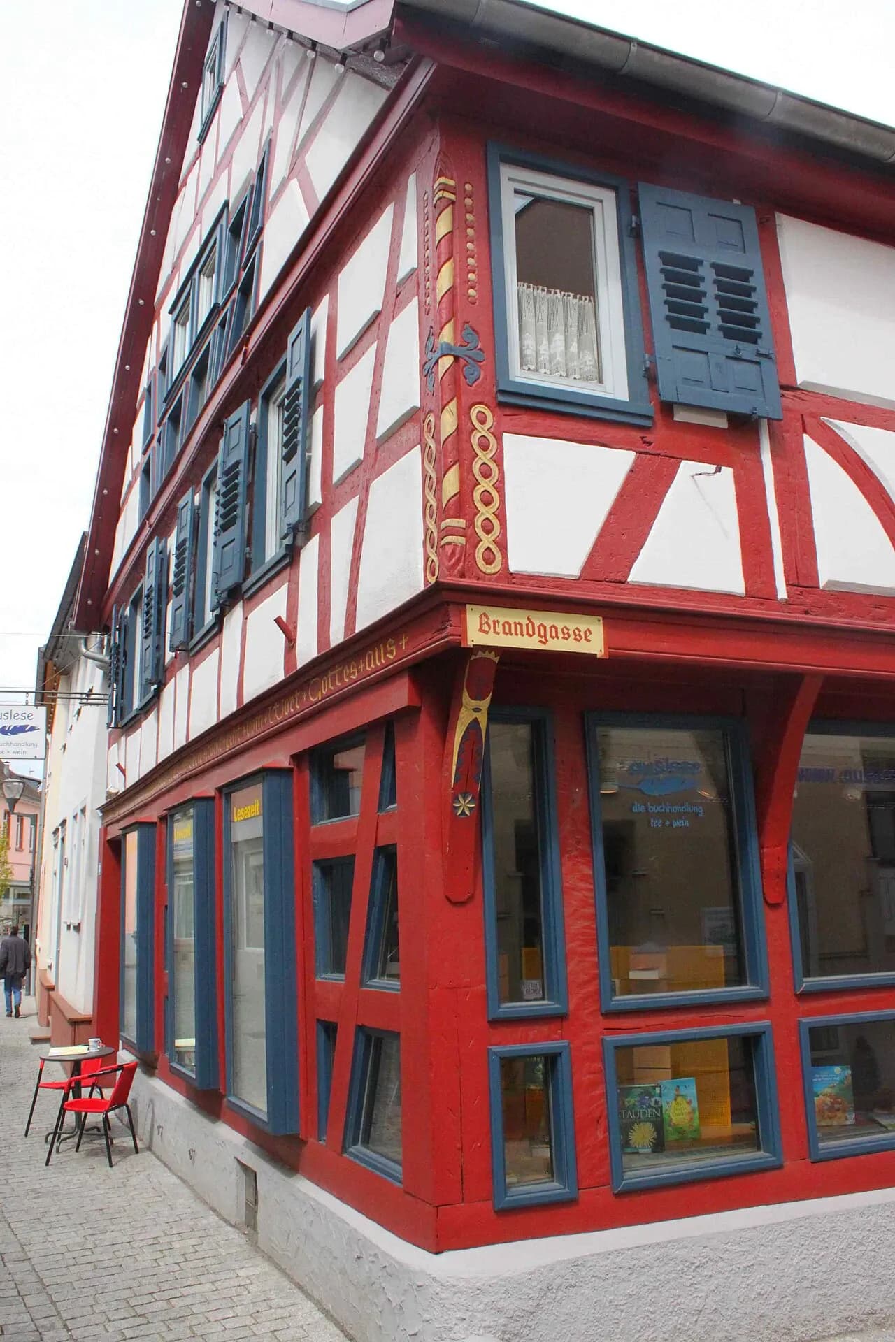 Fachwerkhaus mit Ladenzeile in Babenhausen