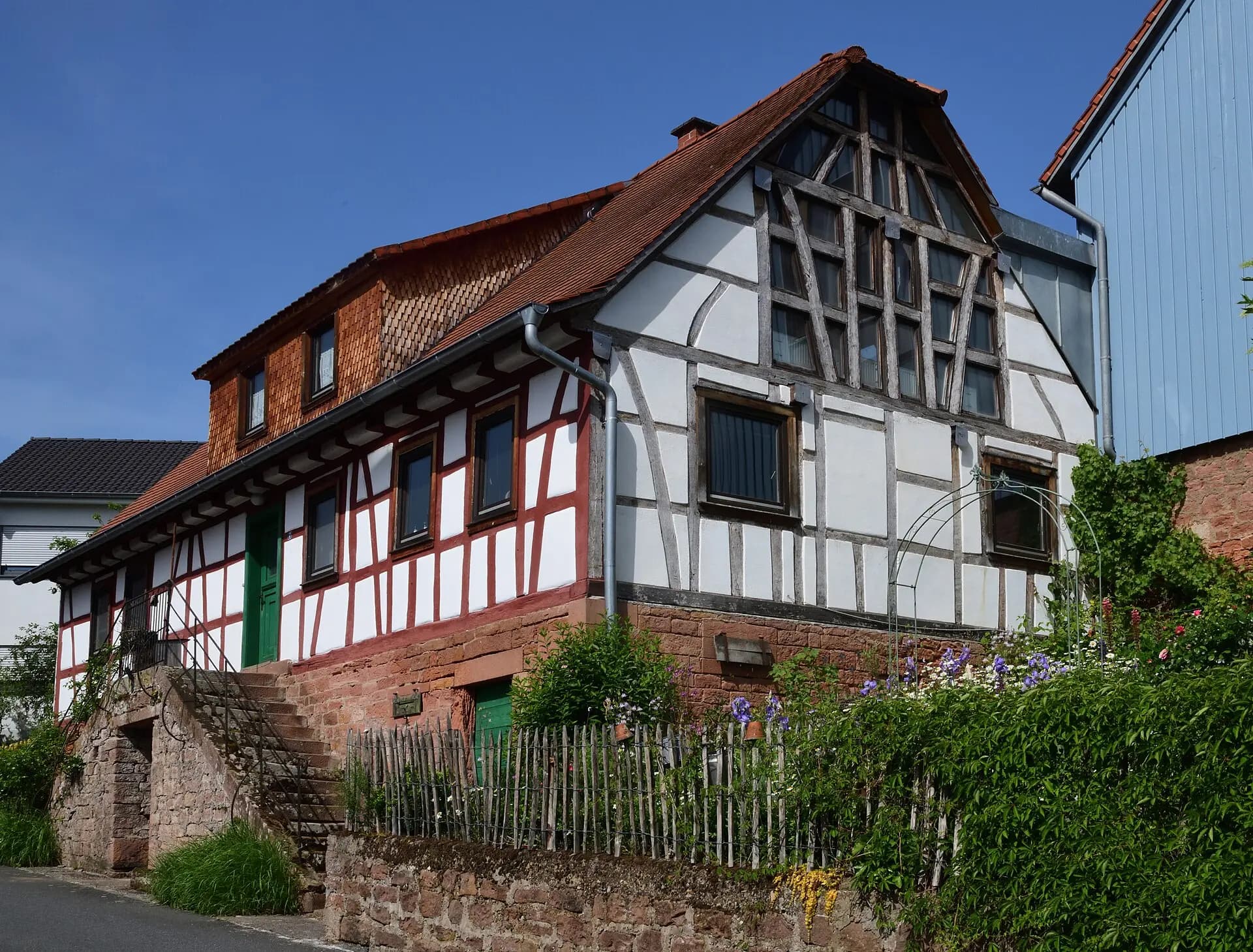 Fachwerkhaus am Rother Berg im Ortsteil Haingrund in Lützelbach