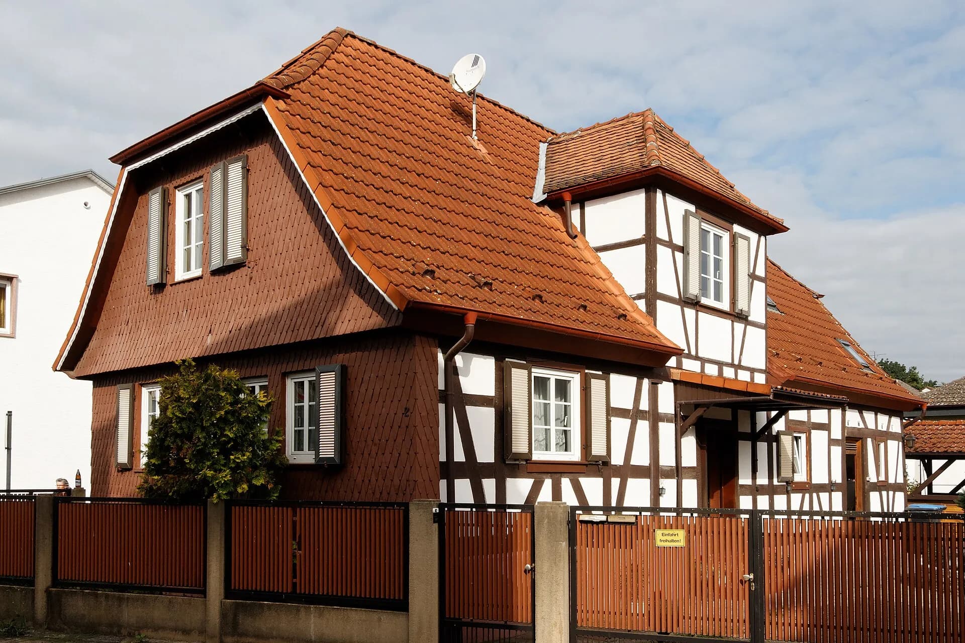 Fachwerkhaus in der Schulstraße 2 in Egelsbach von Südosten