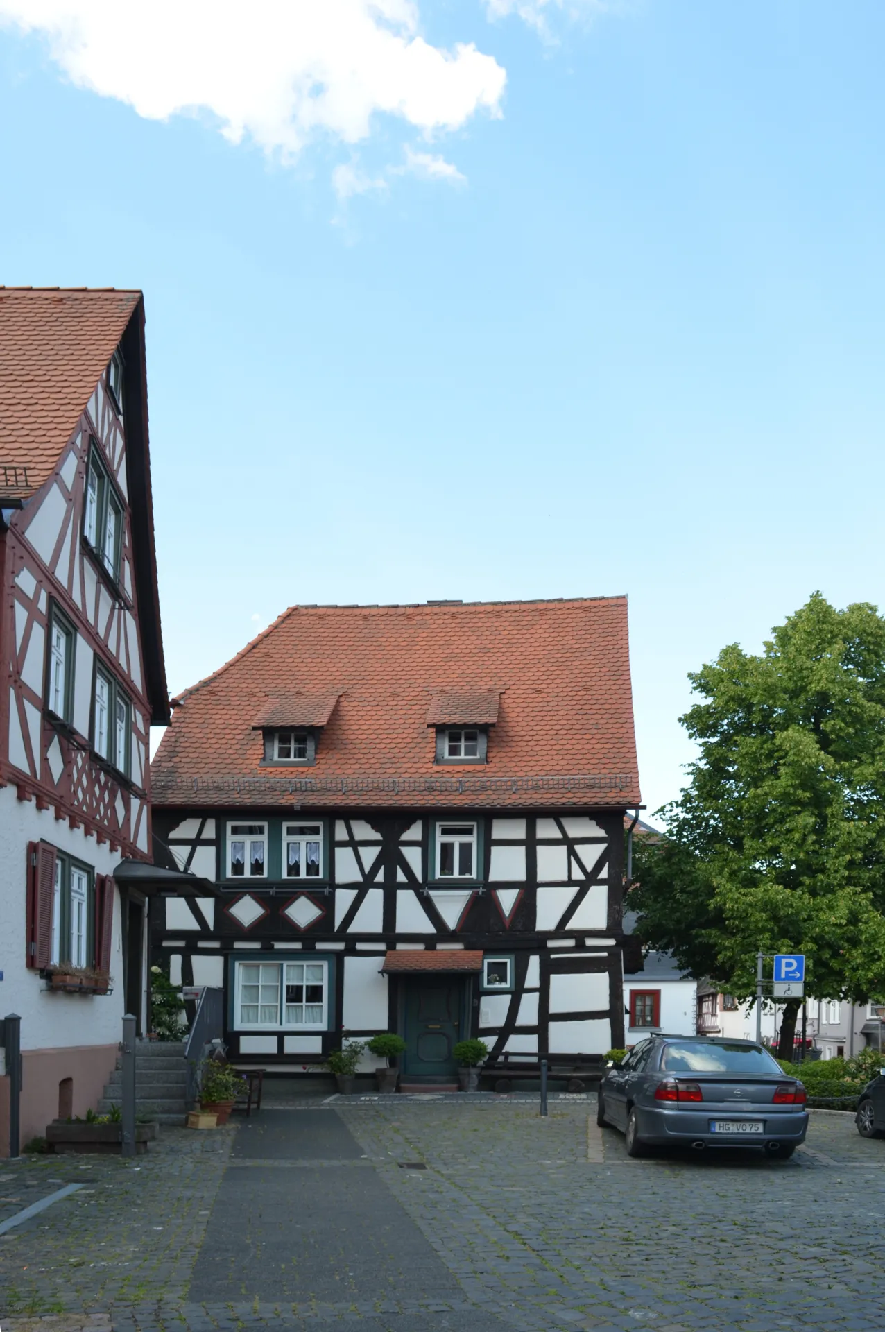 Giebelseite des Fachwerkhauses Tanzhausstraße 3 in Kronberg im Taunus