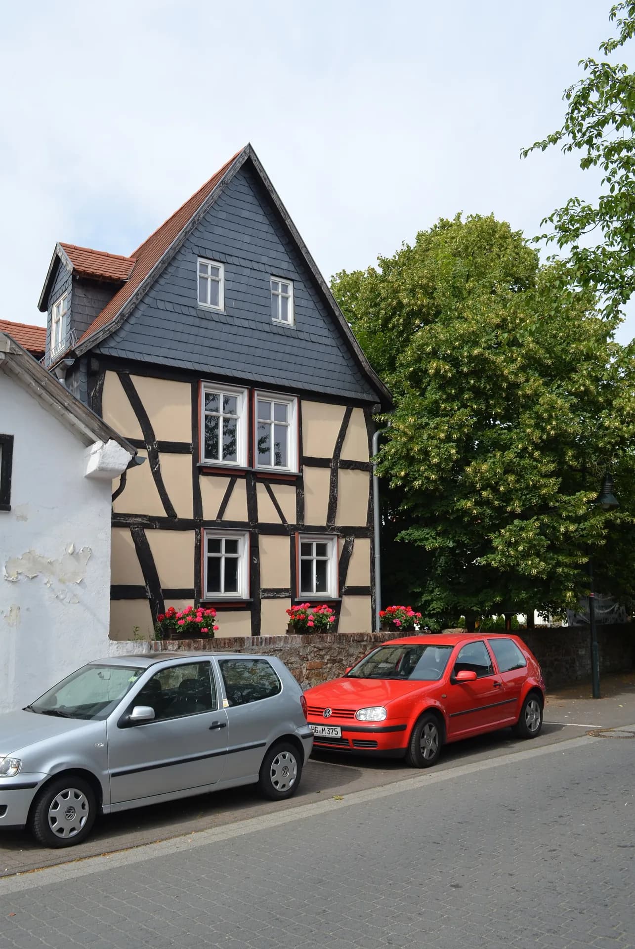 Fachwerkhaus in der Urselbachstraße 12 von der Straßenseite in Oberursel-Weißkirchen