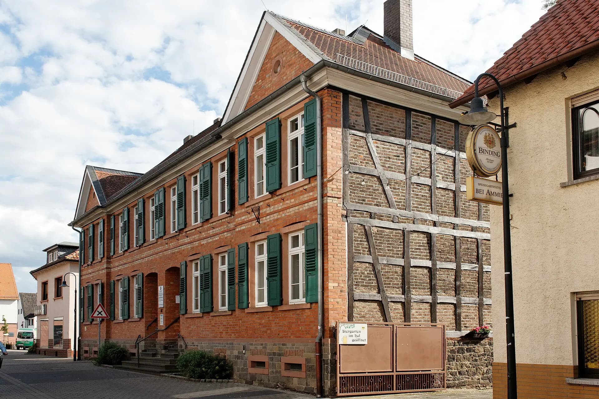 Langgestrecktes Fachwerkhaus an der Vordergasse in Rodgau-Jügesheim