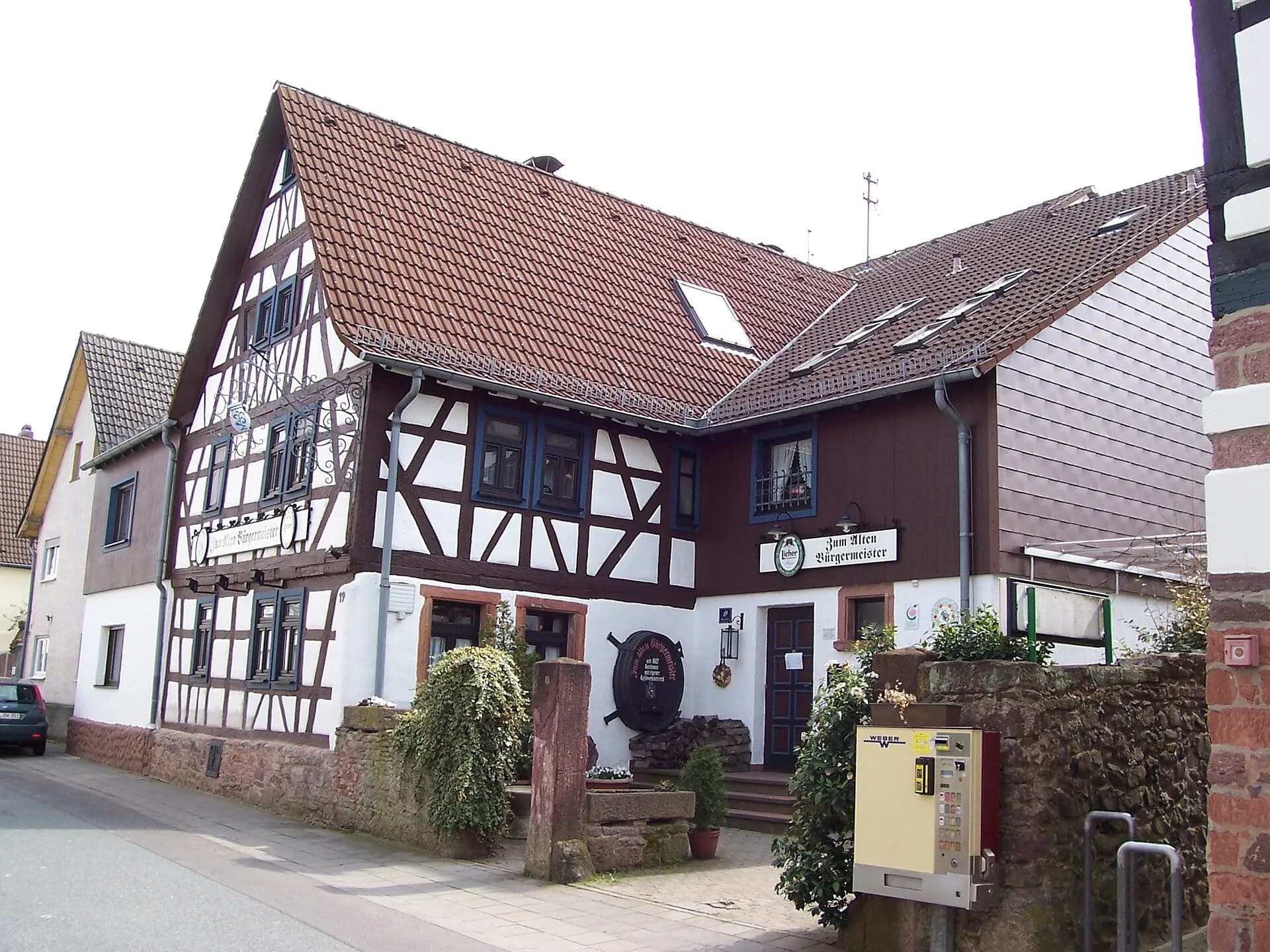 Hofeinfahrt Am Alten Rathaus 19 in Dreieich-Offenthal