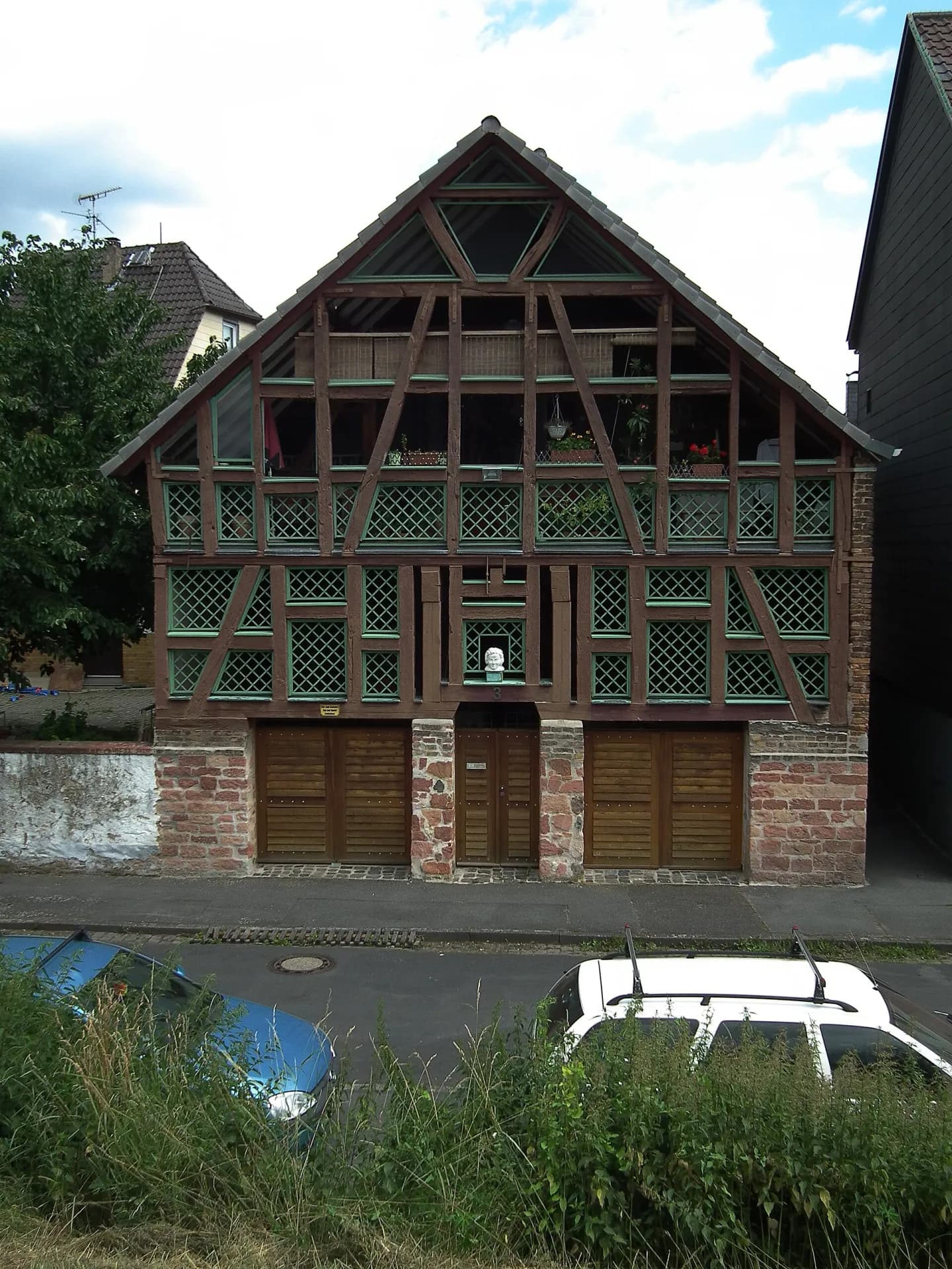 Fachwerkscheune mit offenem Gefüge in Offenbach-Bürgel