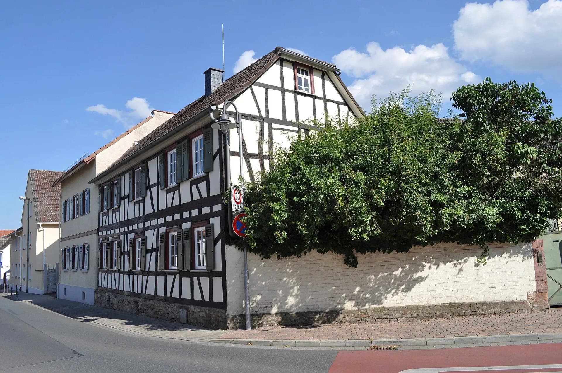 Fachwerkzeile an der Frankfurter Landstraße in Bad Homburg-Gonzenheim