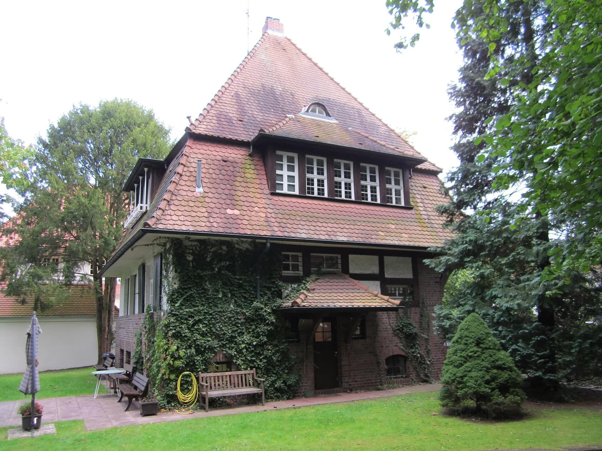Treff der Generationen am Falltorweg 2 in Dreieich-Buchschlag im Sommer