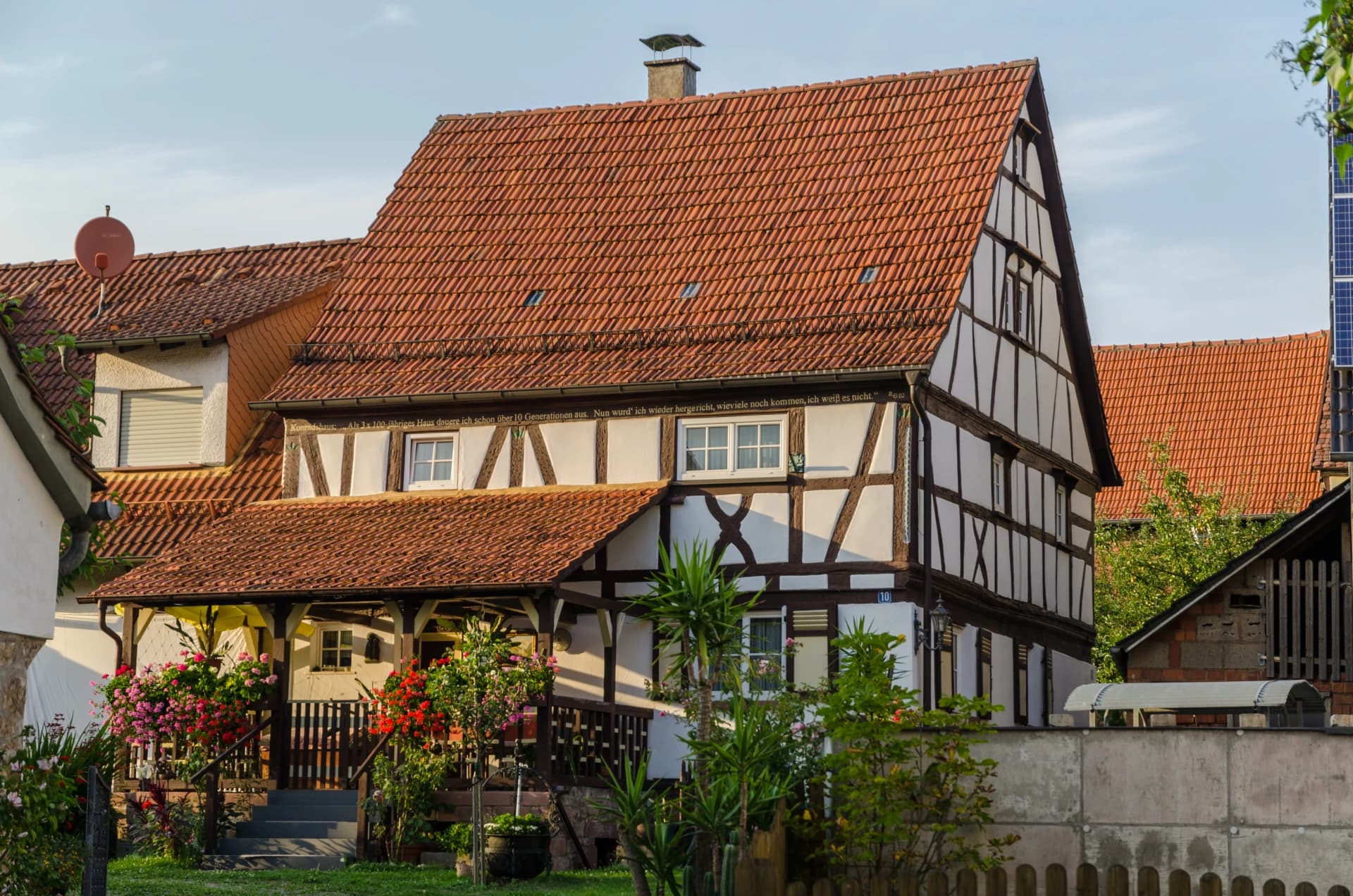 Fachwerkhof mit Laubengang in Feldkahl in Hösbach