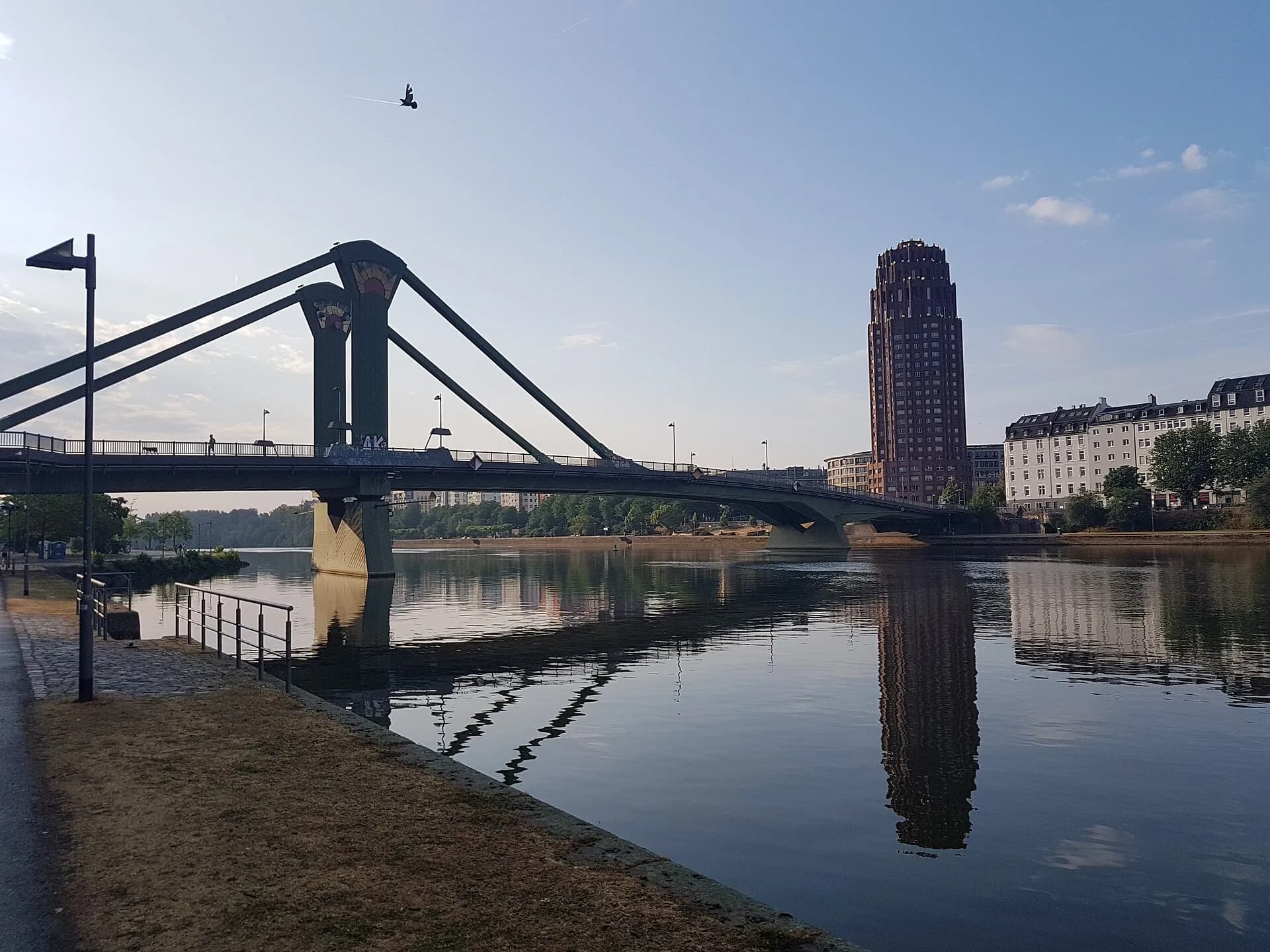 Flößerbrücke über den Main in Frankfurt