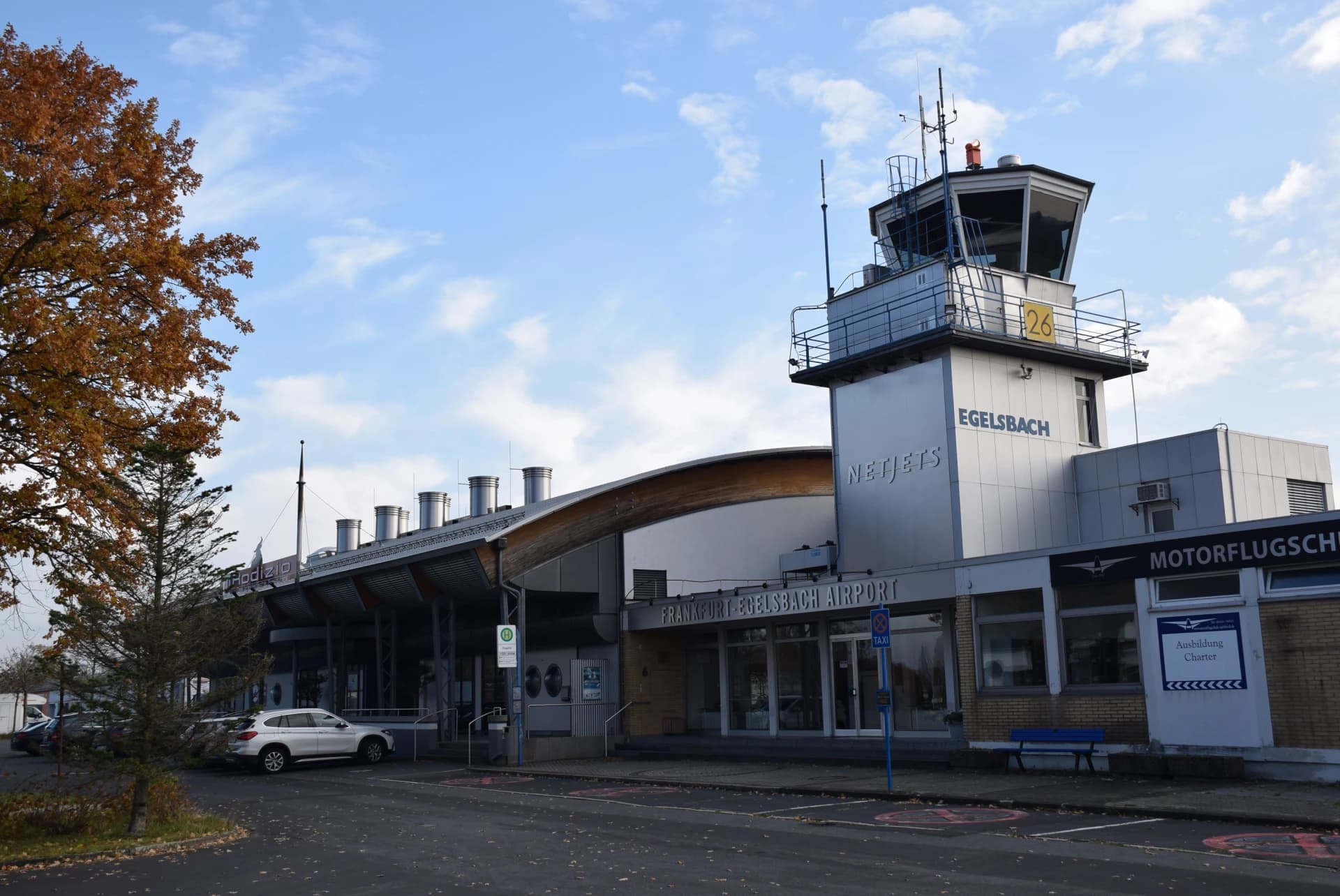 Zufahrt zum Flugplatz Frankfurt-Egelsbach
