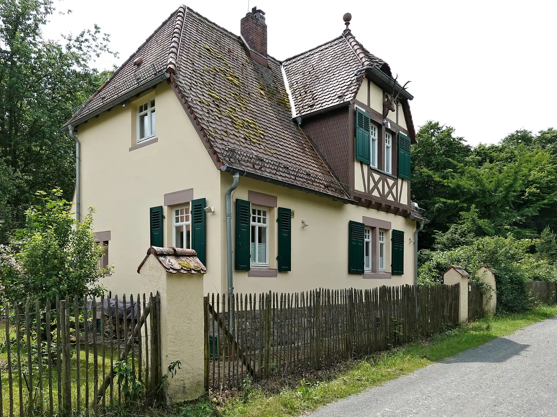 Forsthaus Eiserne Hand von der Gartenseite in Ober-Ramstadt
