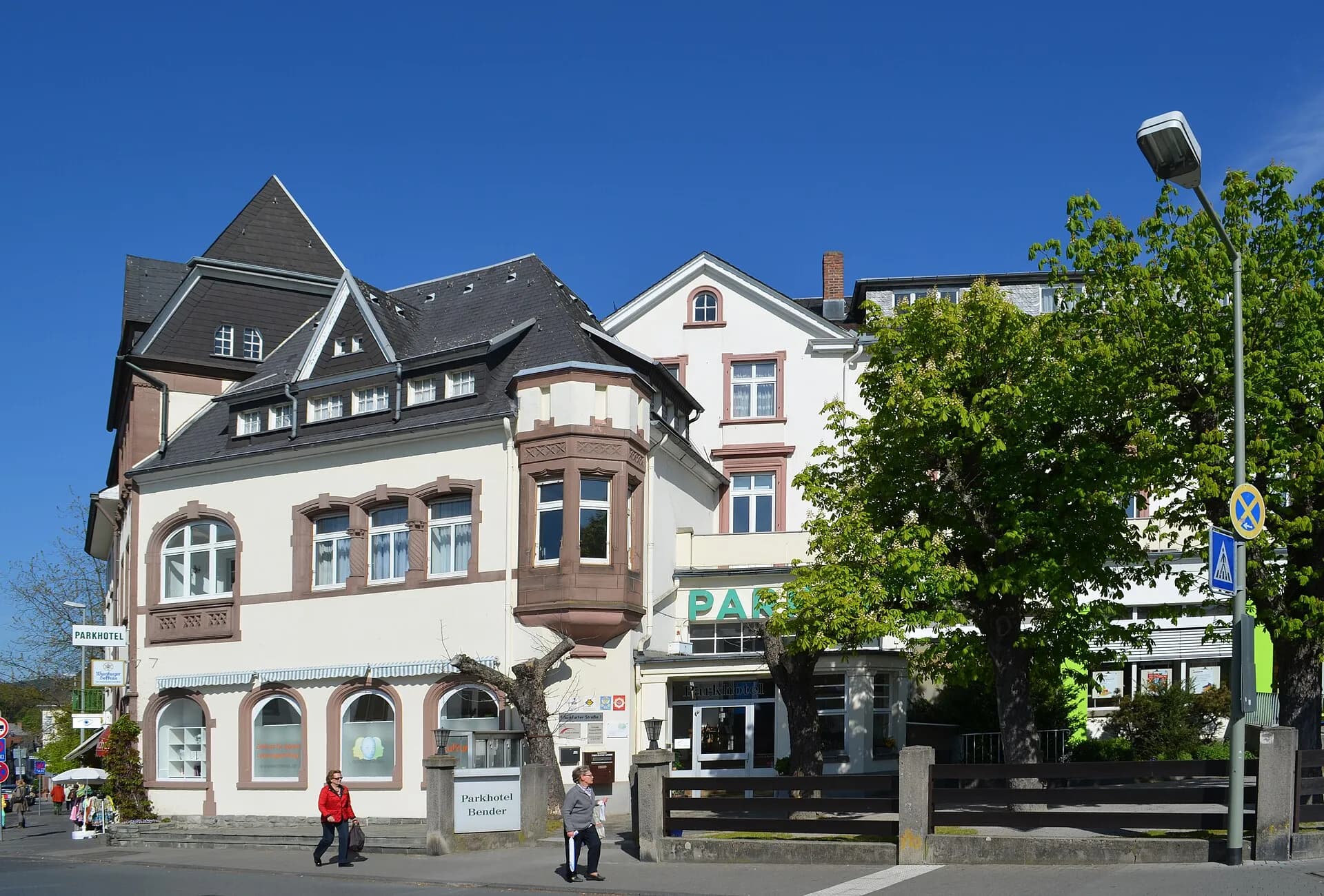 Eckhaus an der Frankfurter Straße 1 in Königstein im Taunus