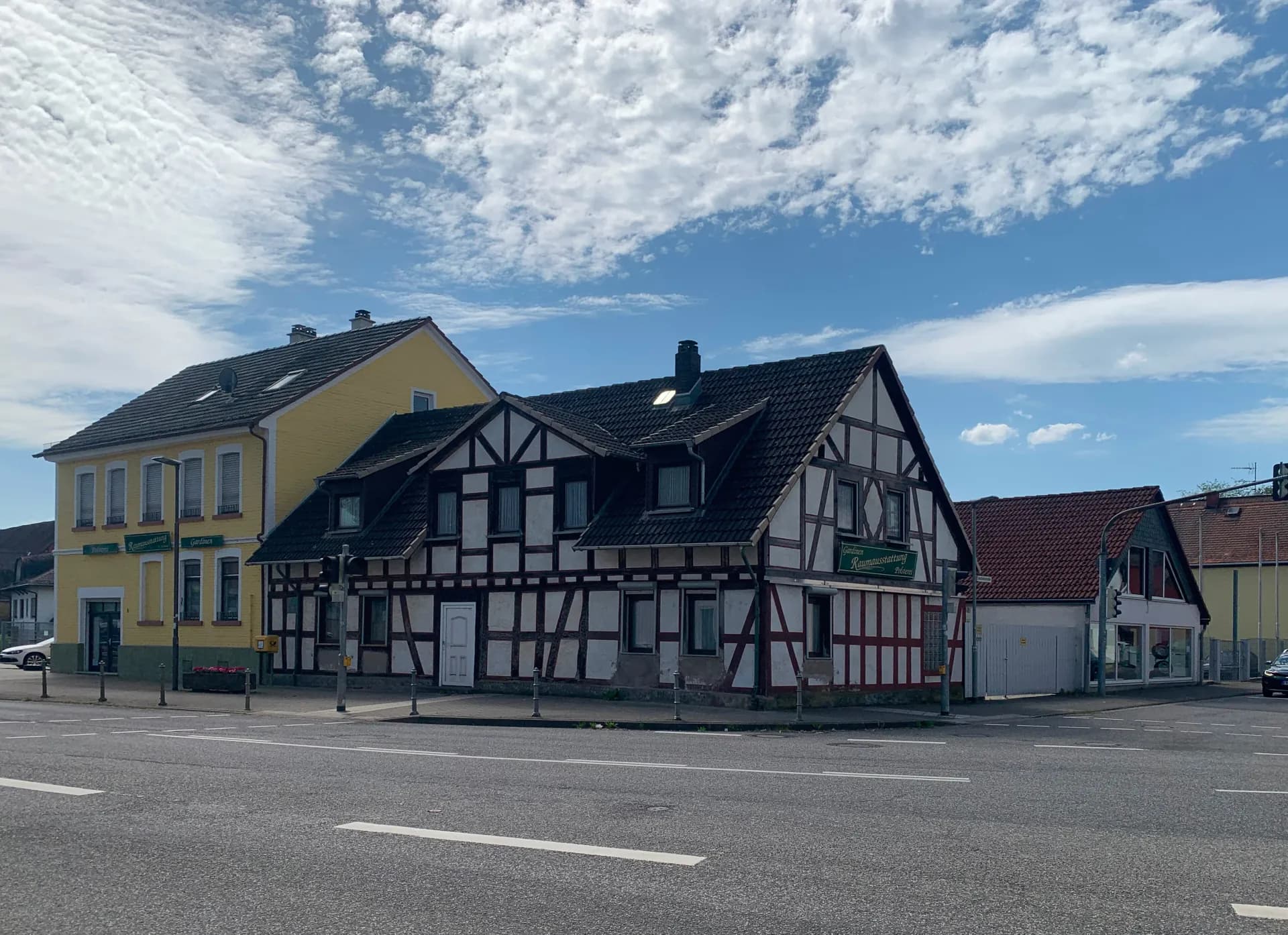 Fachwerkzeile in der Frankfurter Straße 1 in Nieder-Wöllstadt