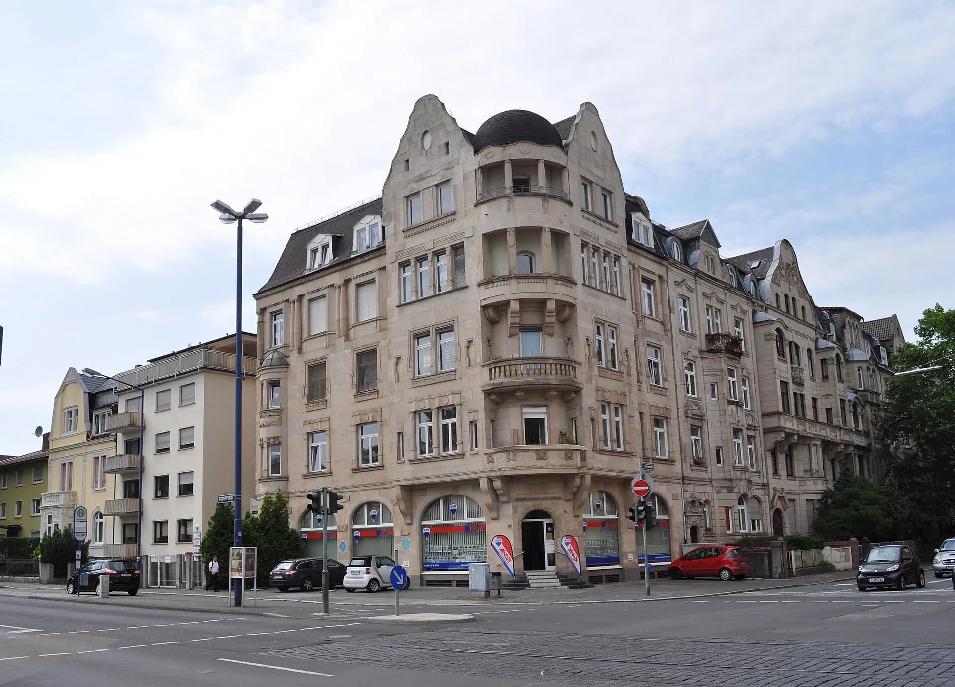 Gründerzeitliche Eckbebauung an der Frankfurter Straße in Offenbach-Westend